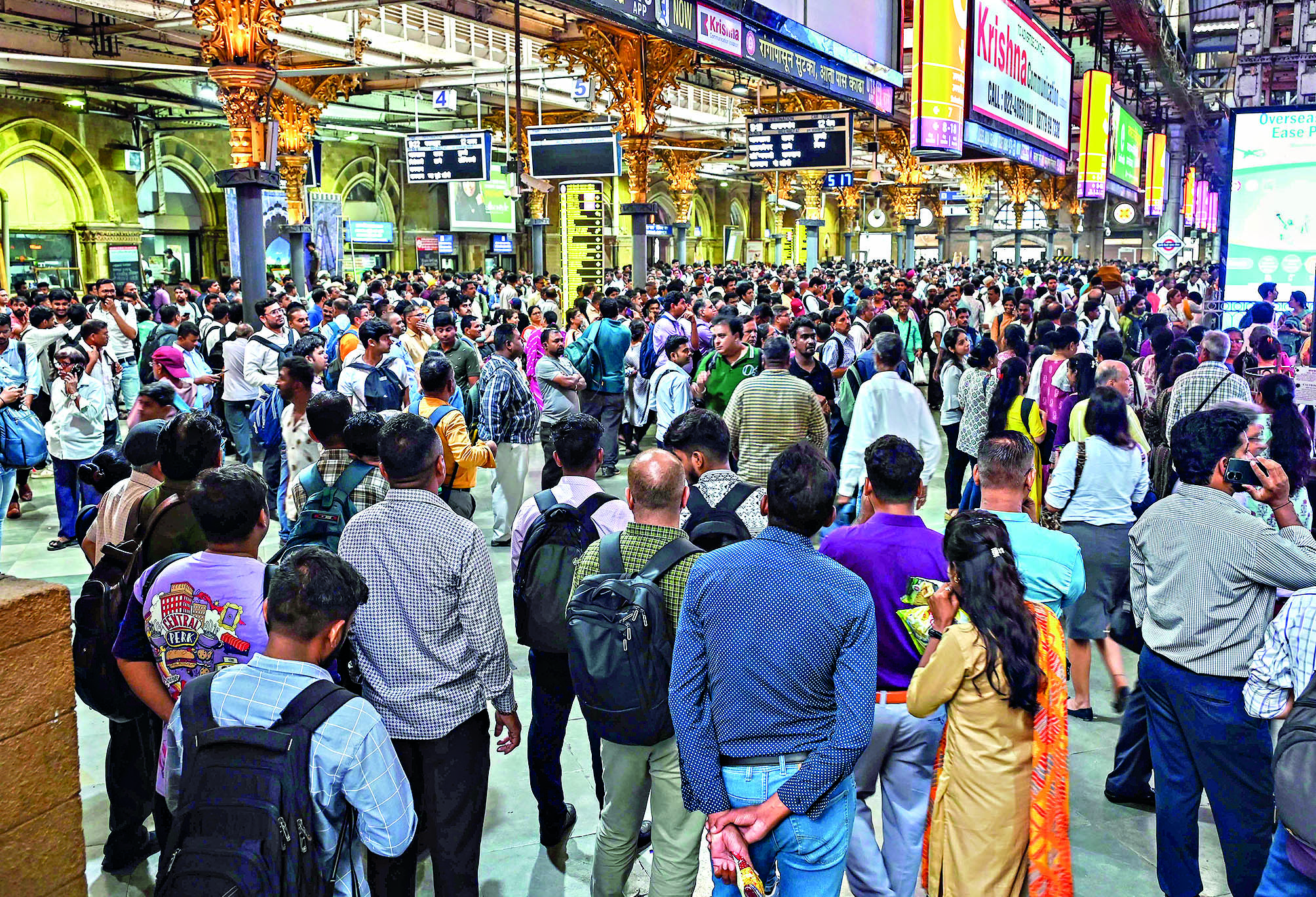 Flight operations hit amid rain and dust storms in Mumbai