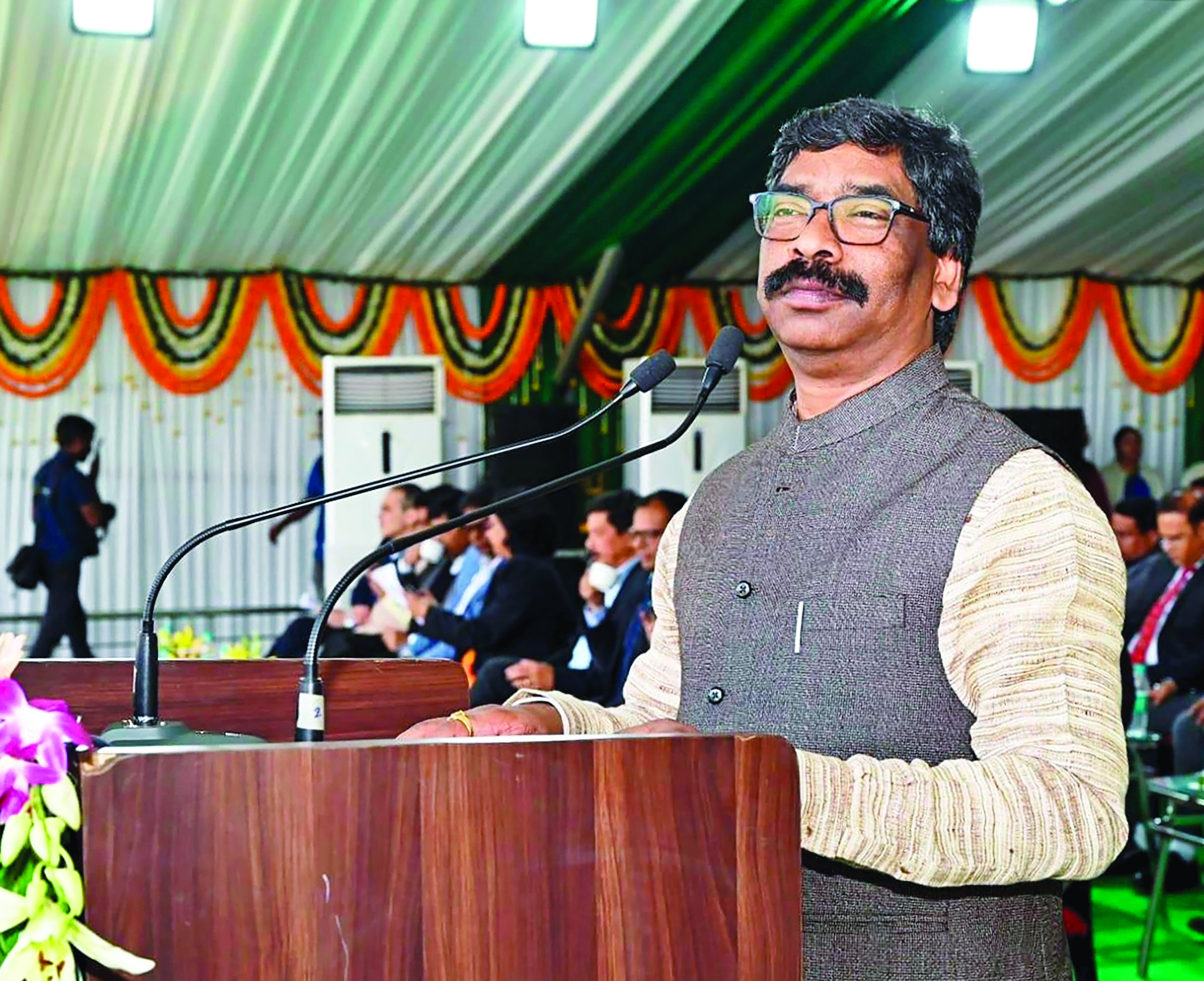 Hemant Soren cites SC’s Kejriwal bail order, seeks interim relief to campaign