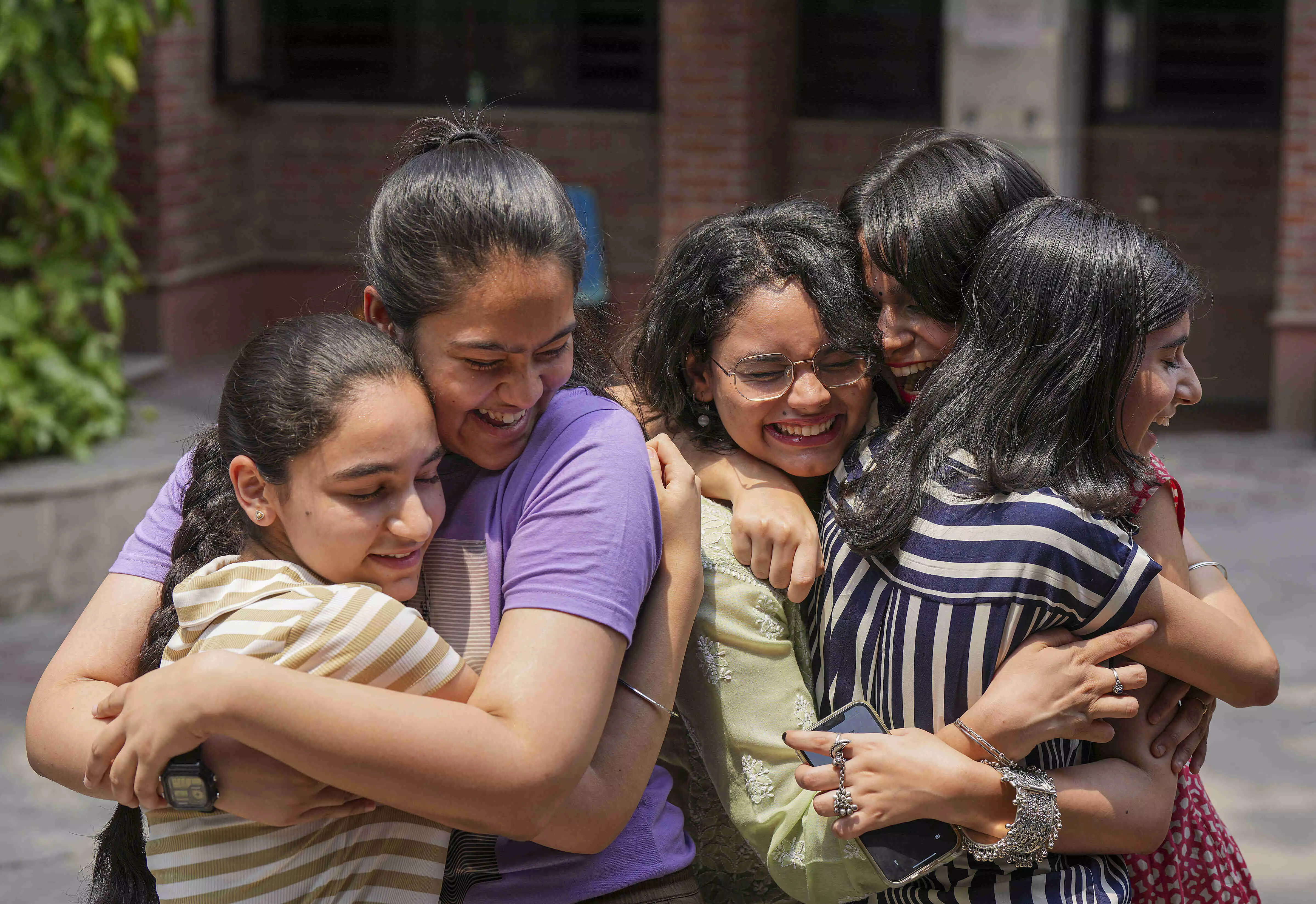 CBSE board exam results: Over 93 pc clear Class 10, pass percentage at 87.98 in Class 12 CBSE board exam results: Over 93 pc clear Class 10, pass percentage at 87.98 in Class 12