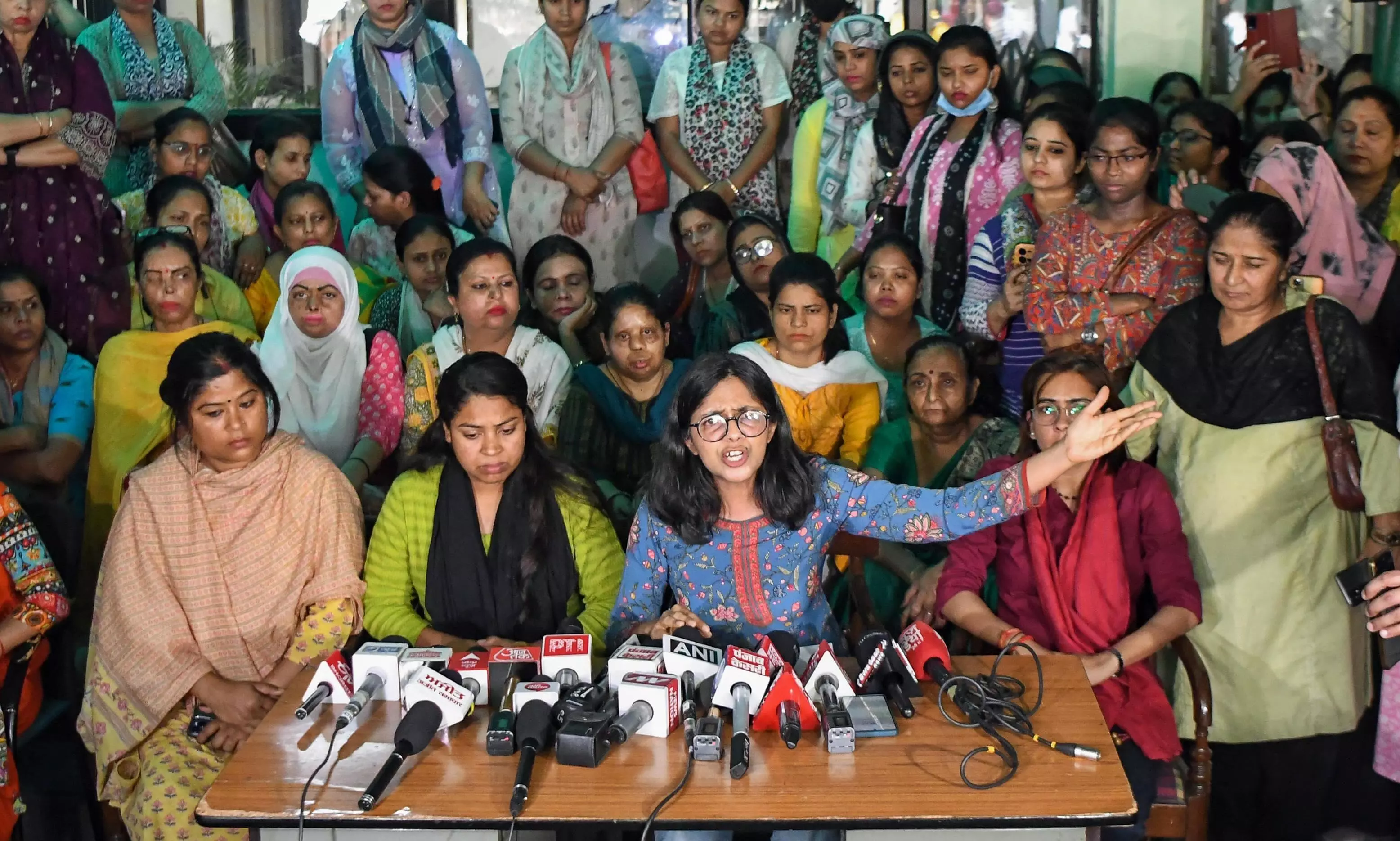 MCD House adjourned amid uproar over alleged assault of AAP MP Swati Maliwal MCD House adjourned amid uproar over alleged assault of AAP MP Swati Maliwal
