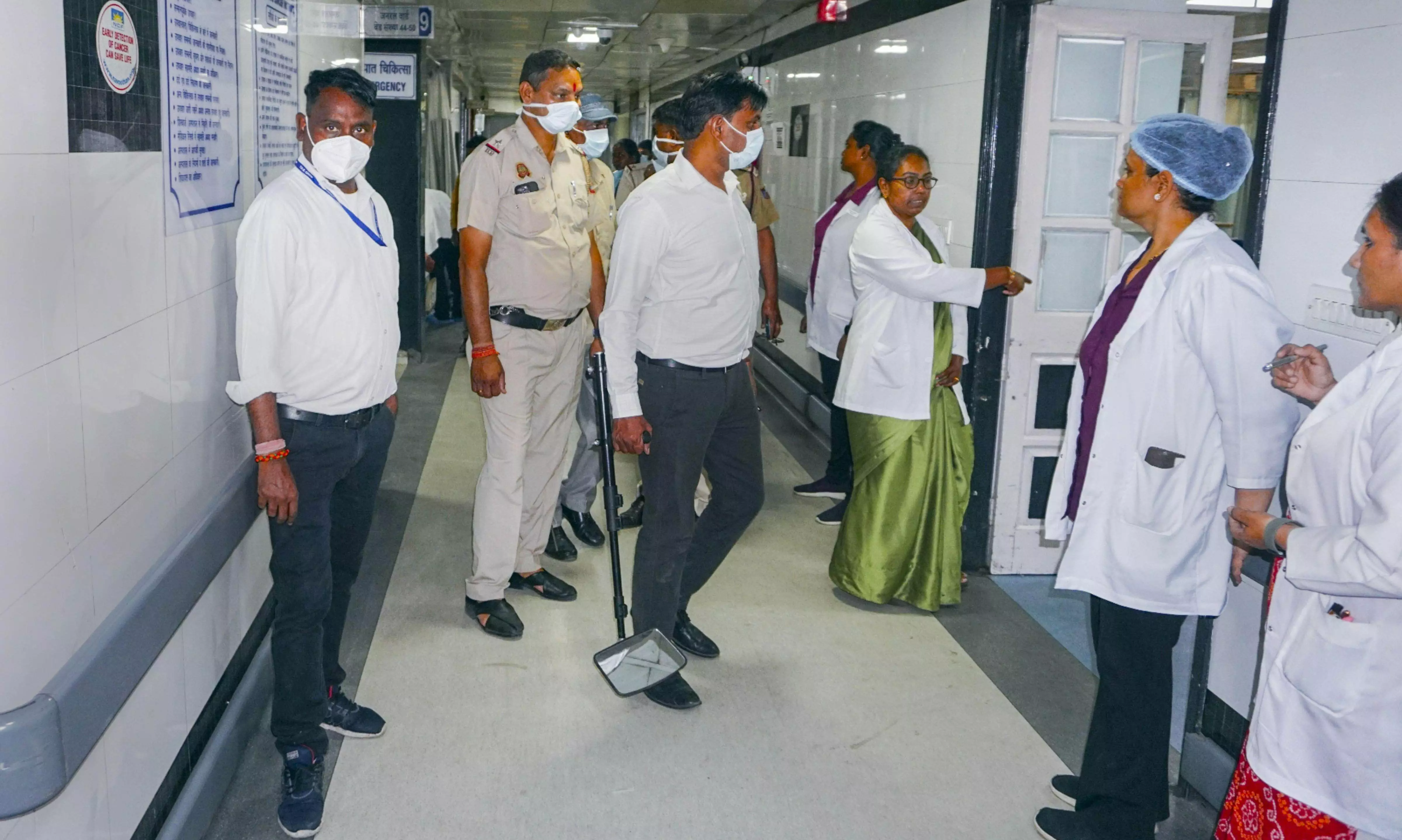Bomb threat emails target four Delhi hospitals Bomb threat emails target four Delhi hospitals