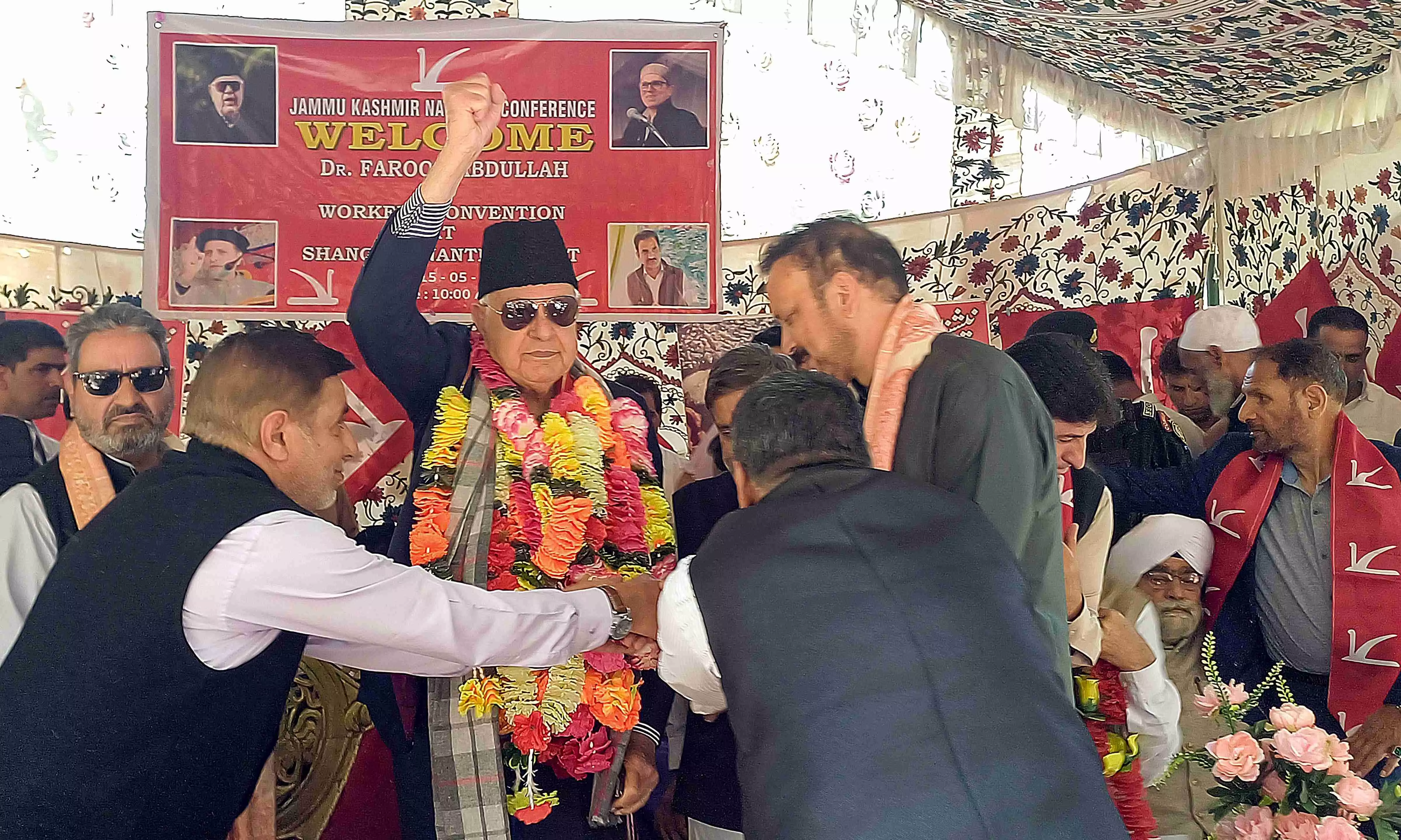 PM Modi dividing nation to stay in power: Farooq Abdullah PM Modi dividing nation to stay in power: Farooq Abdullah