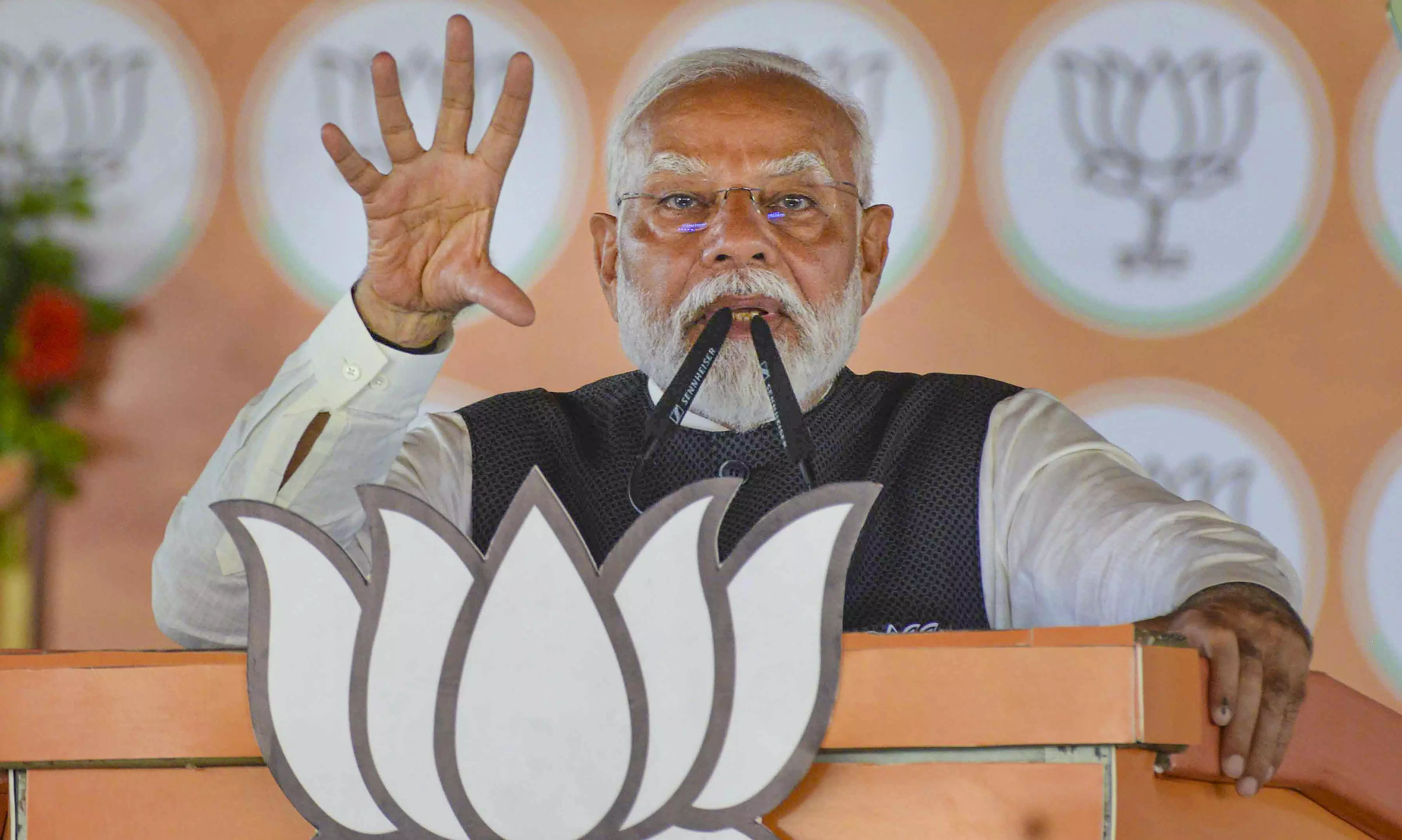 Congress proposed 15% budget allocation to minorities: PM Modi Congress proposed 15% budget allocation to minorities: PM Modi