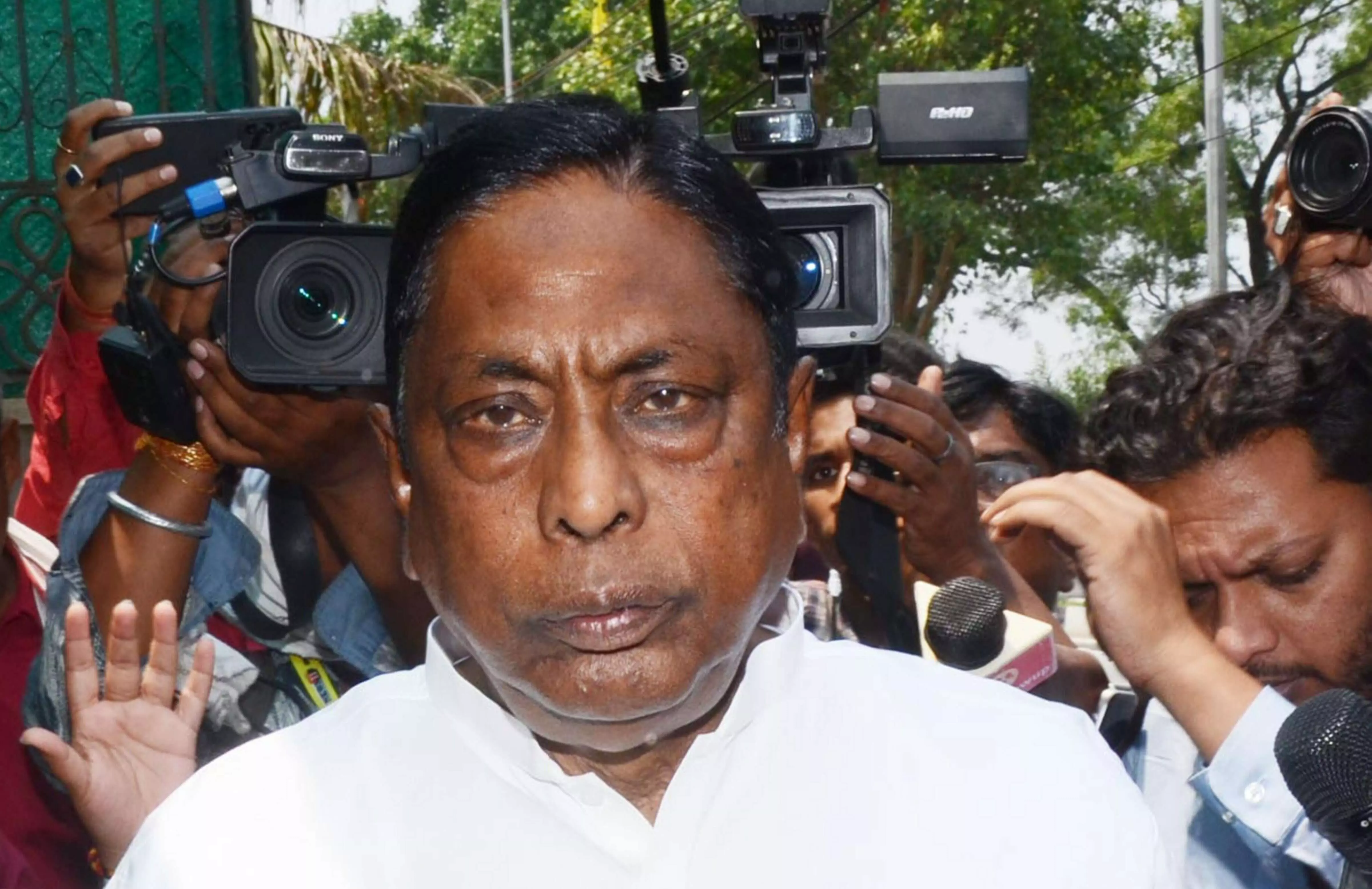 ED arrests Jharkhand minister Alamgir Alam in money laundering case ED arrests Jharkhand minister Alamgir Alam in money laundering case