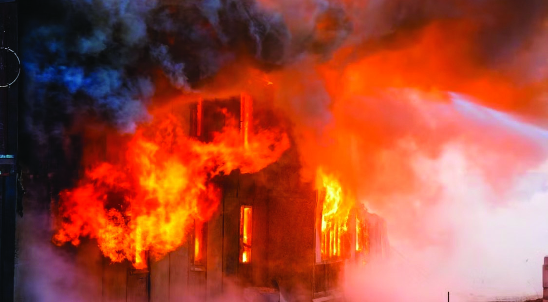 Man perishes in early morning blaze at illegal paper godown Man perishes in early morning blaze at illegal paper godown