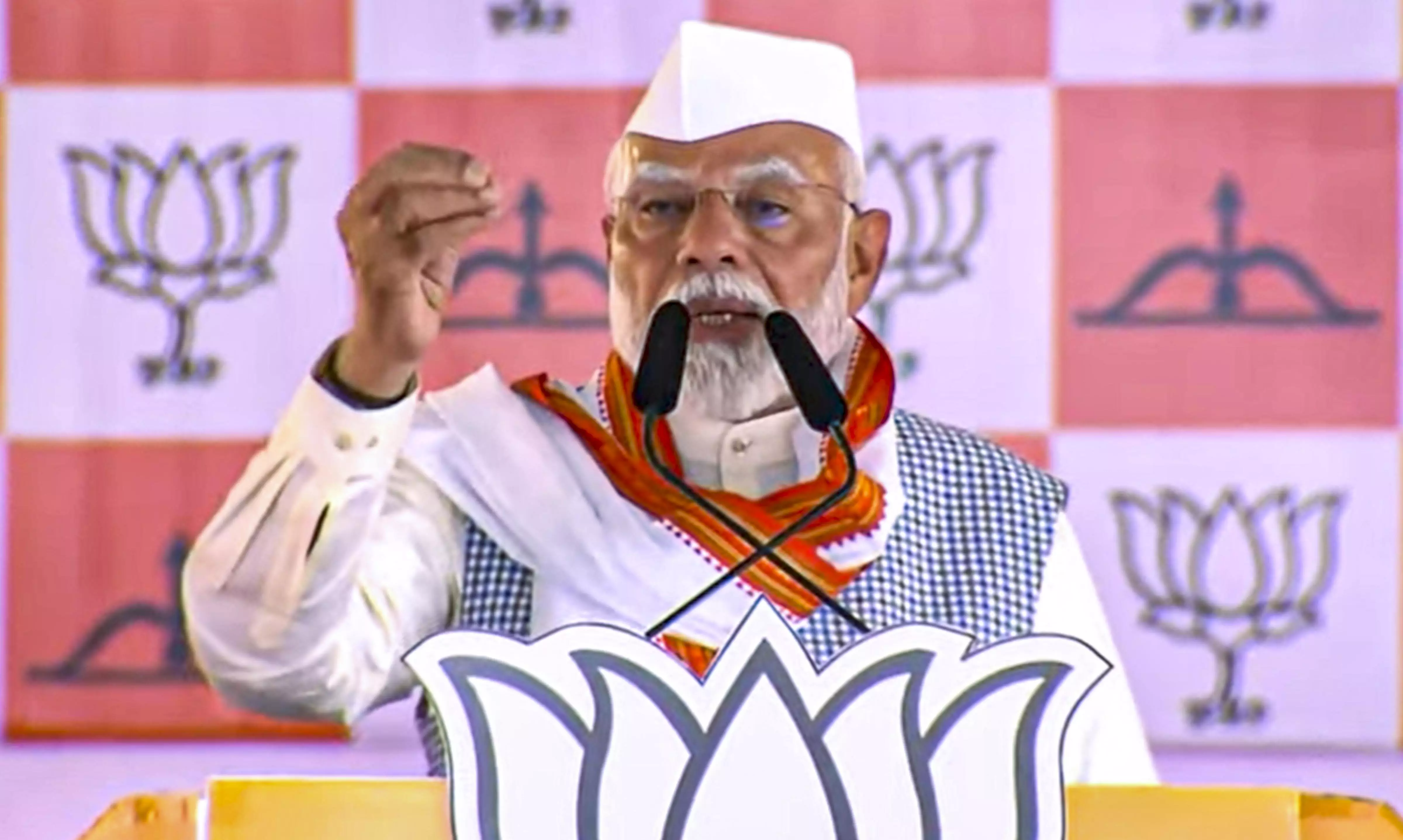 This election is to choose PM who showcases Indias strength: Modi This election is to choose PM who showcases Indias strength: Modi
