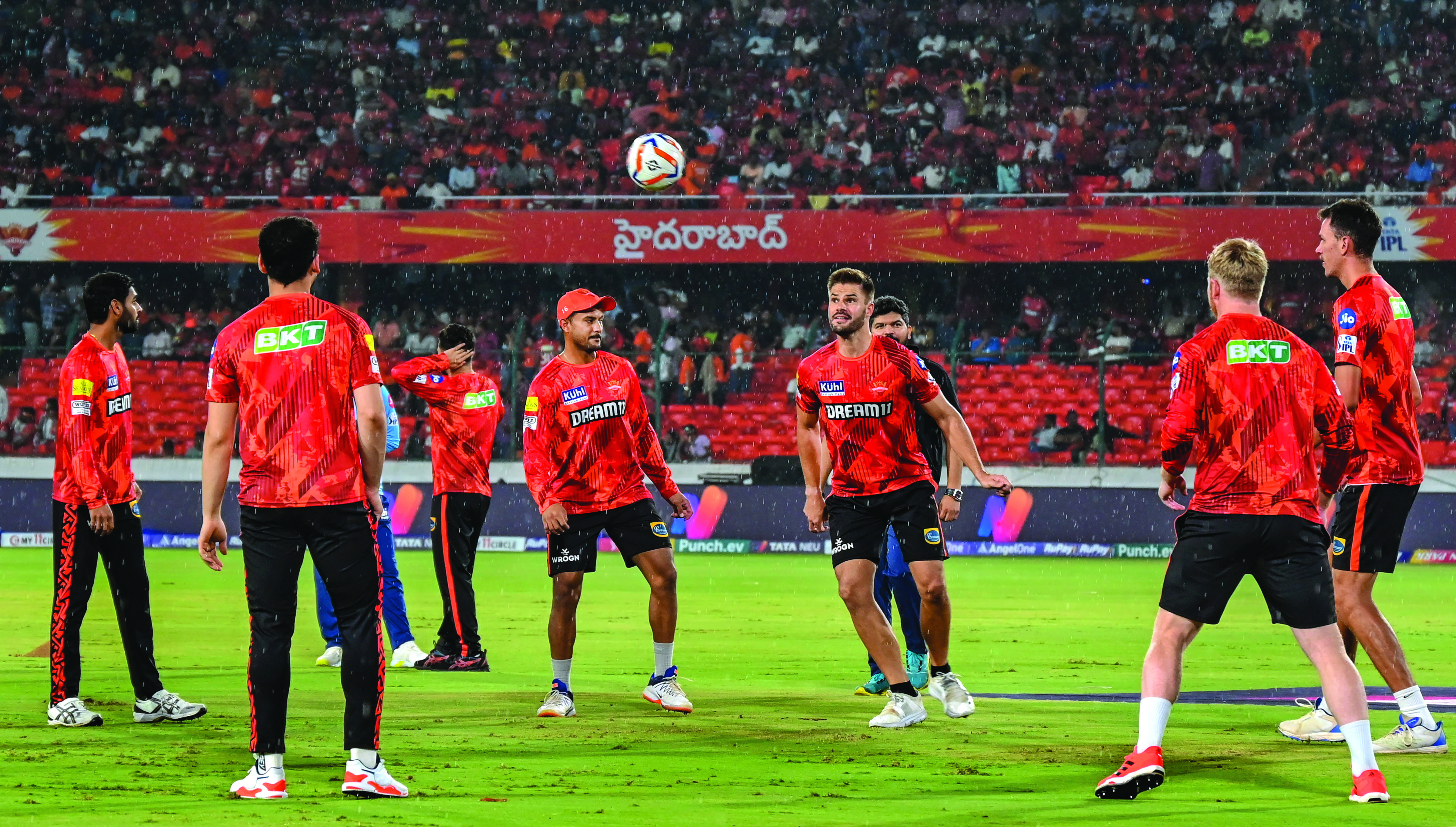 SRH qualifies for IPL playoff after rain washes out match against GT SRH qualifies for IPL playoff after rain washes out match against GT