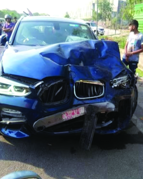 Speeding BMW hits e-rickshaw, killing two and injuring three
