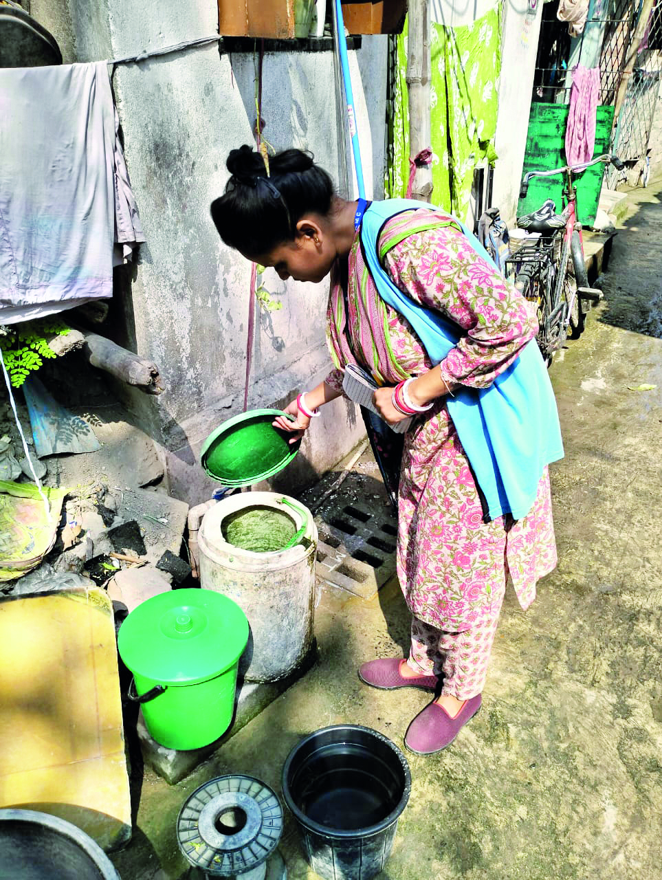 KMC visits malaria pockets, serves 160 notices to violators