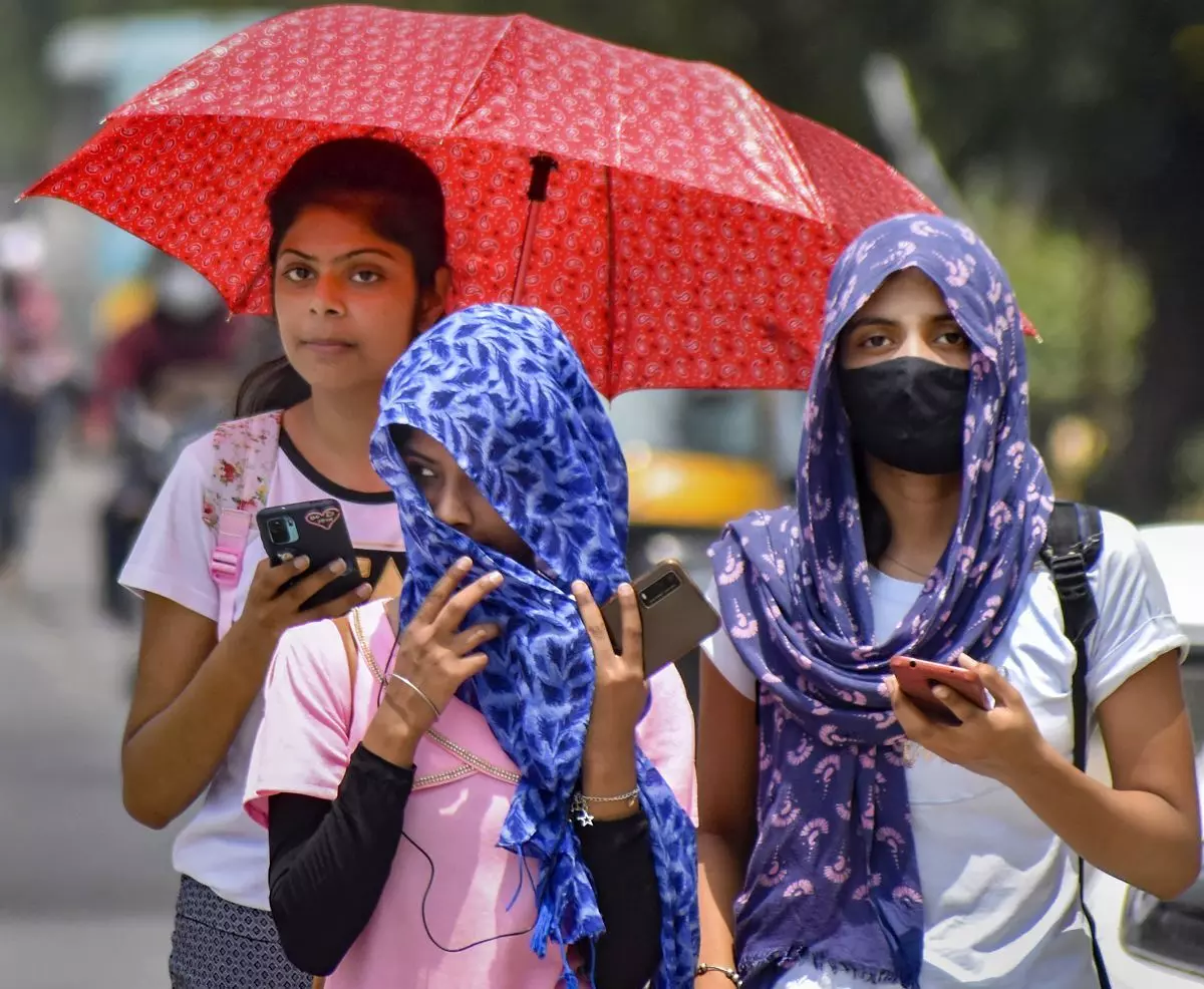 Heatwave likely during the day, maximum to settle around 44 deg C