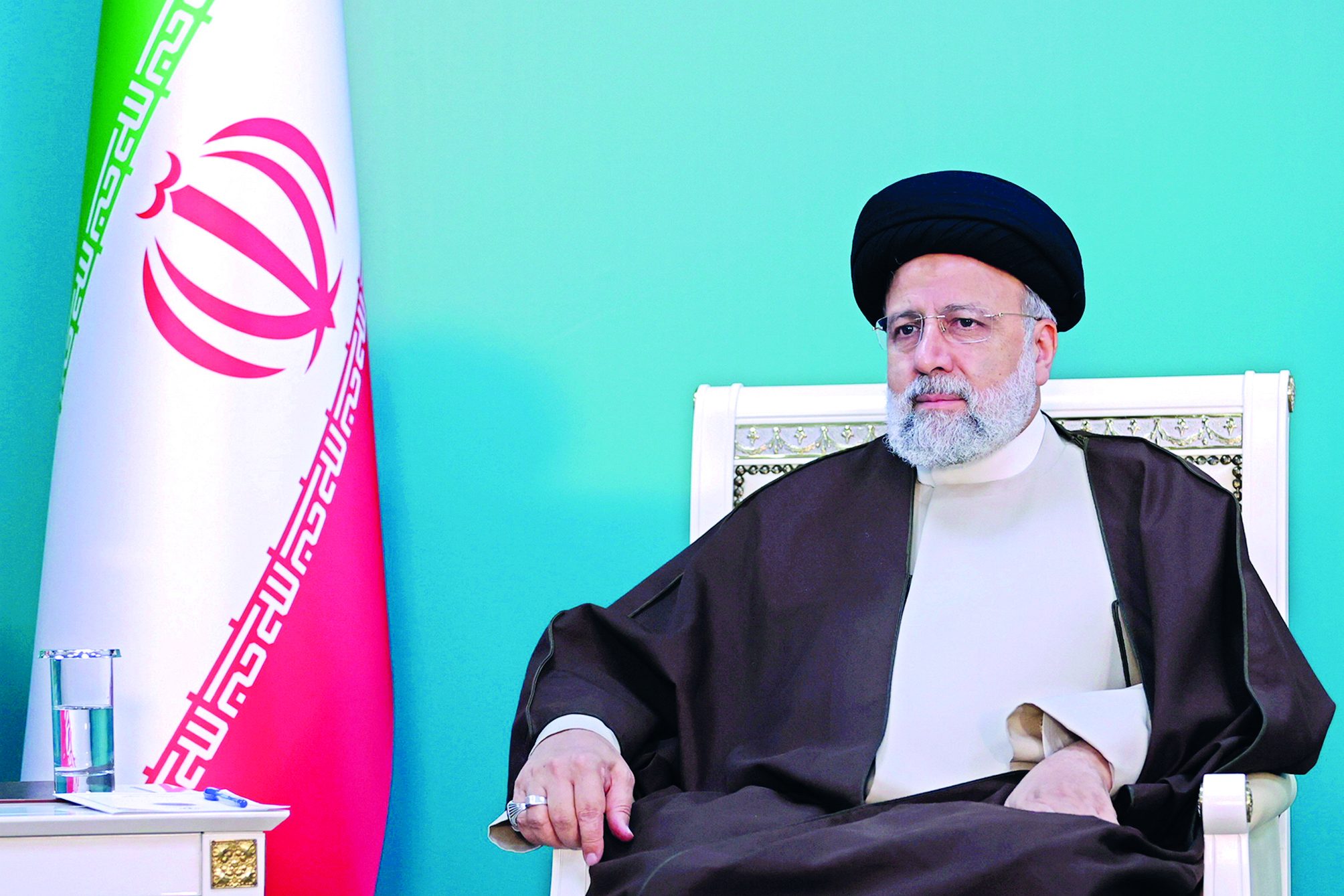 Helicopter carrying Irans president crashes in foggy, mountainous region Helicopter carrying Irans president crashes in foggy, mountainous region