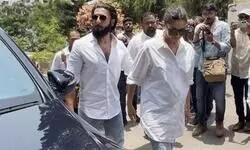 Bollywood celebrities step out to vote Bollywood celebrities step out to vote