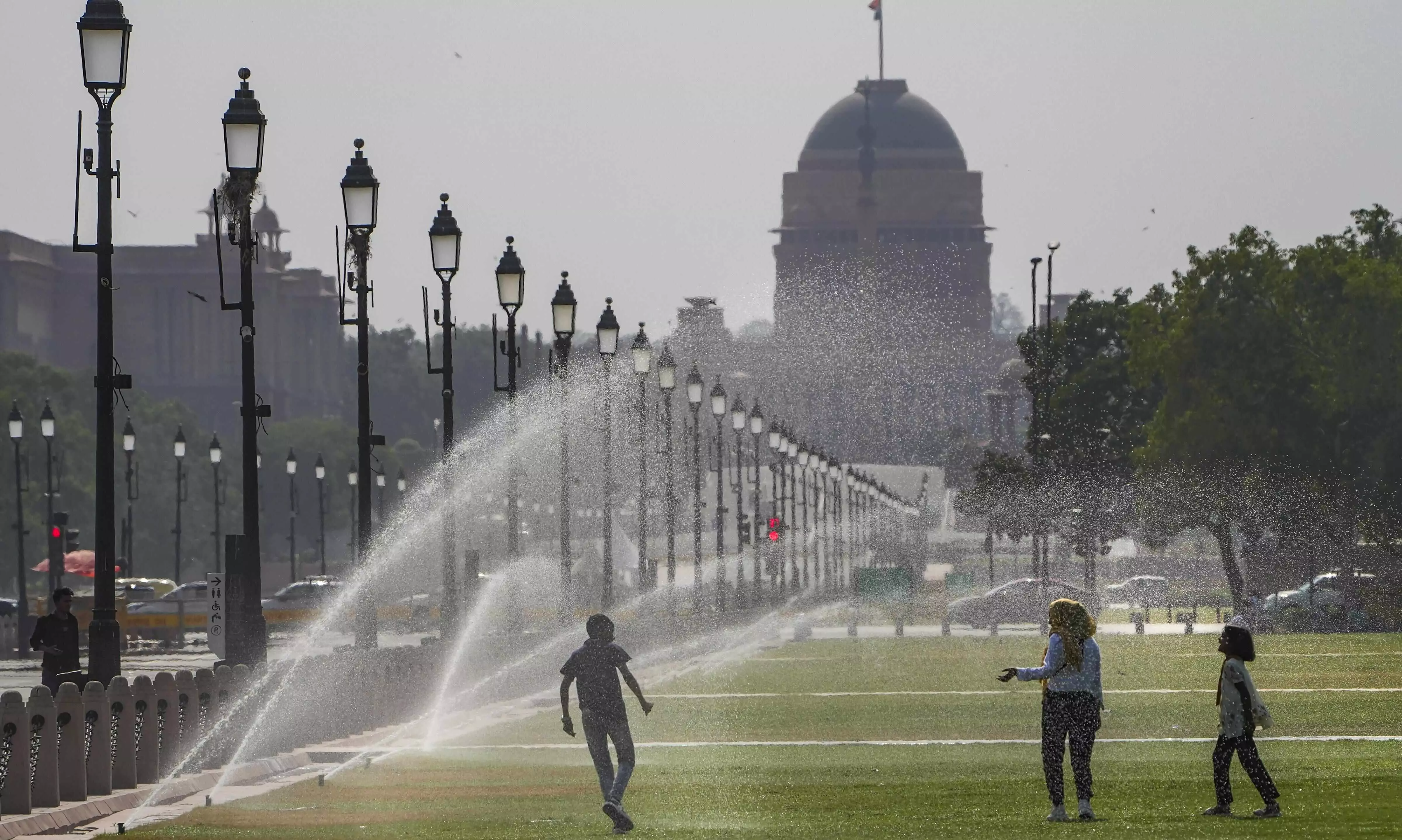 Delhi Heatwave: Temperature expected to hit 45°C