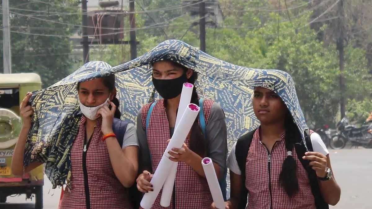 Heatwave: Delhi govt asks schools that havent closed for summer vacations to do so immediately Heatwave: Delhi govt asks schools that havent closed for summer vacations to do so immediately