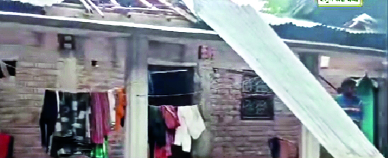 N Dinajpur: Several huts damaged in thunderstorm N Dinajpur: Several huts damaged in thunderstorm