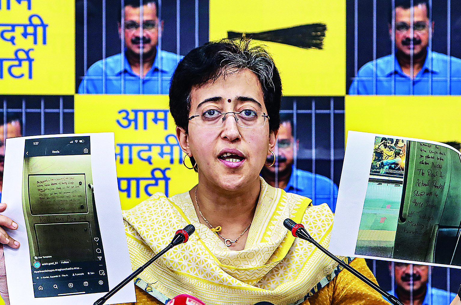 Graffiti targeting Kejriwal appear in several metro trains