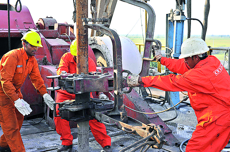 ONGC consolidated net profit rises 77.9 % to `11,527 crore in March qtr