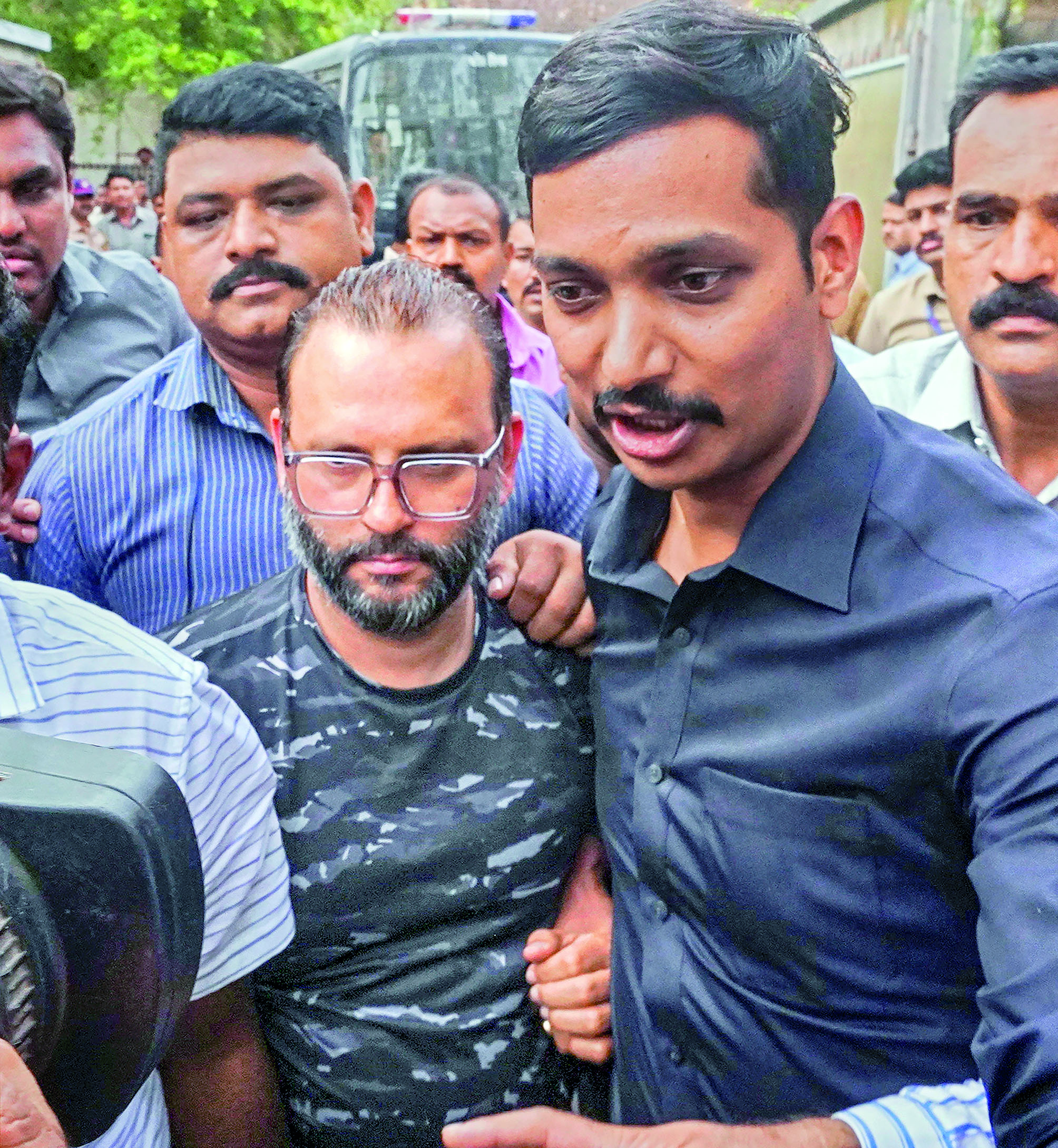Pune car crash: Father, pub staff remanded in custody