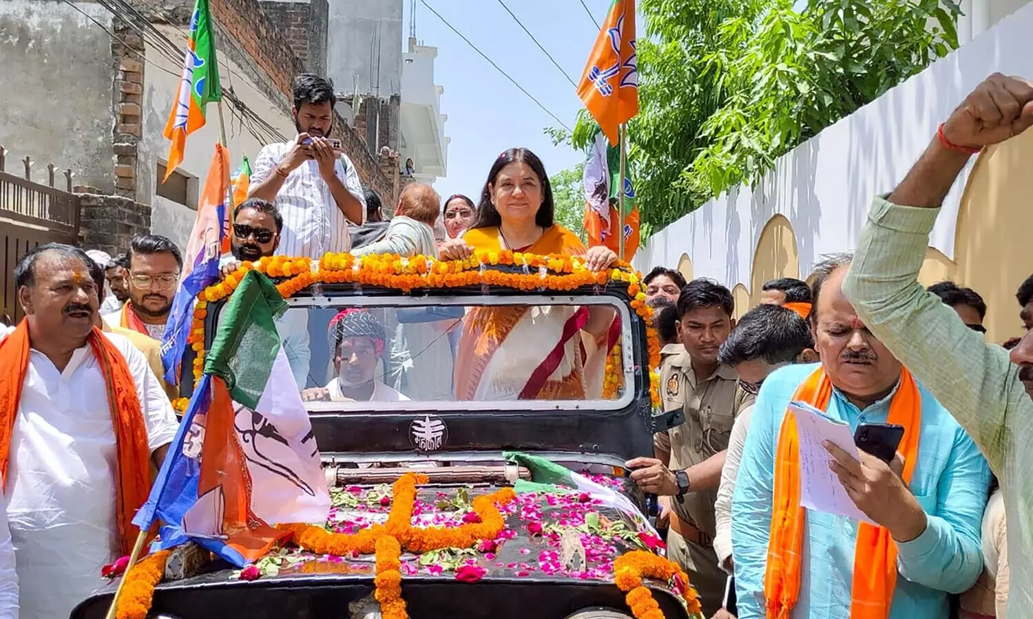 Maneka Gandhis low-key campaign in Sultanpur sparks speculation