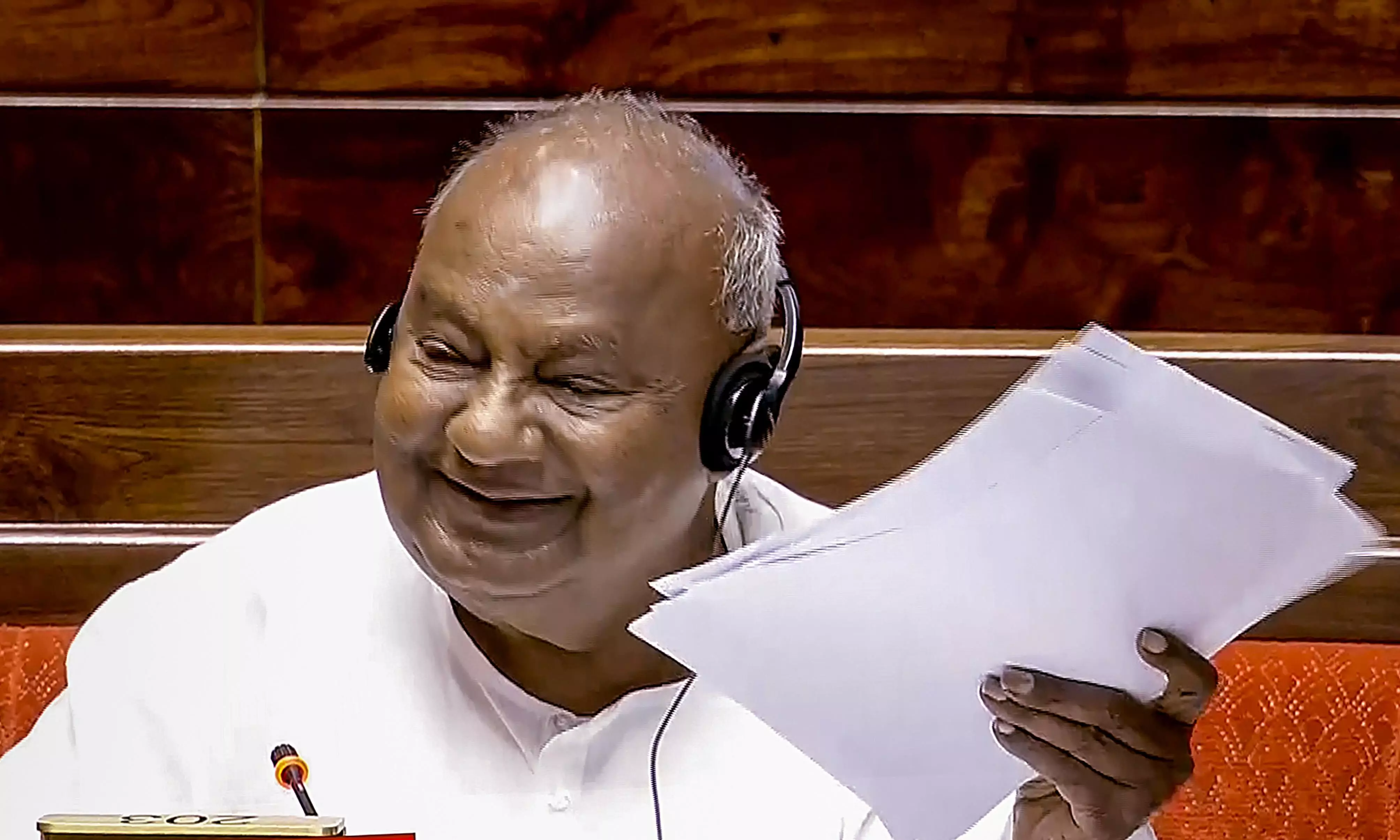 Deve Gowda urges grandson Prajwal to face probe on abuse allegations Deve Gowda urges grandson Prajwal to face probe on abuse allegations