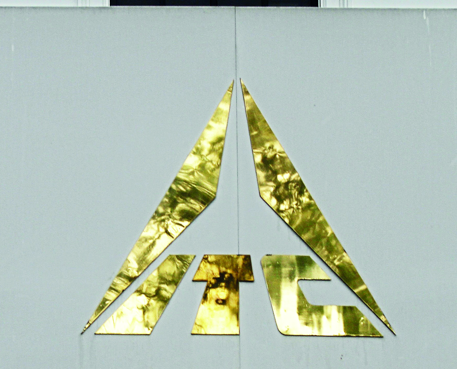 ITC posts Q4 profit of Rs 5,191 crore, revenue climbs 2% to Rs 19,446 crore