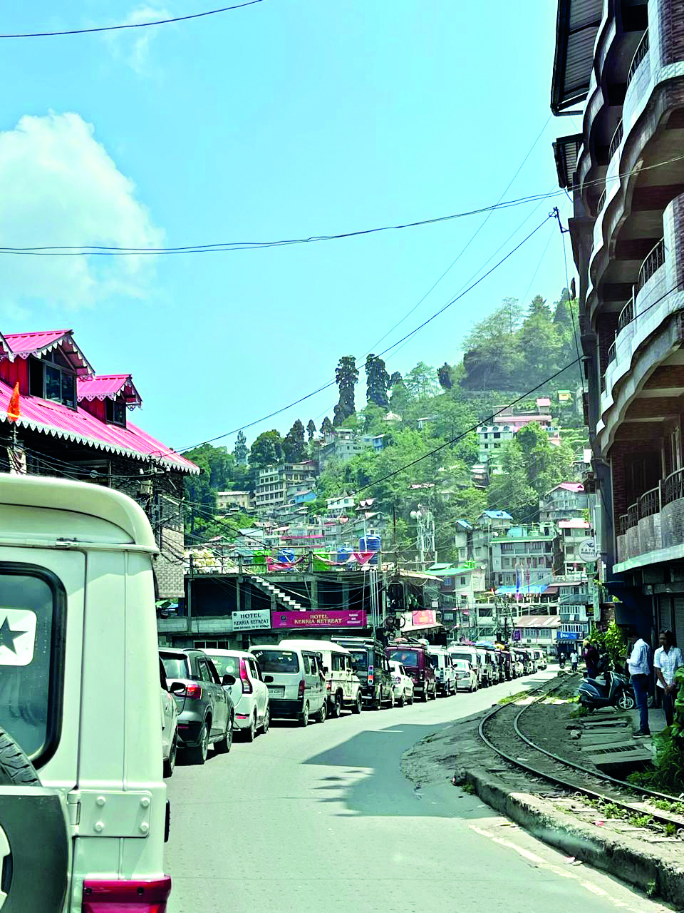 Serpentine traffic snarls throw life in the Hill out of gear