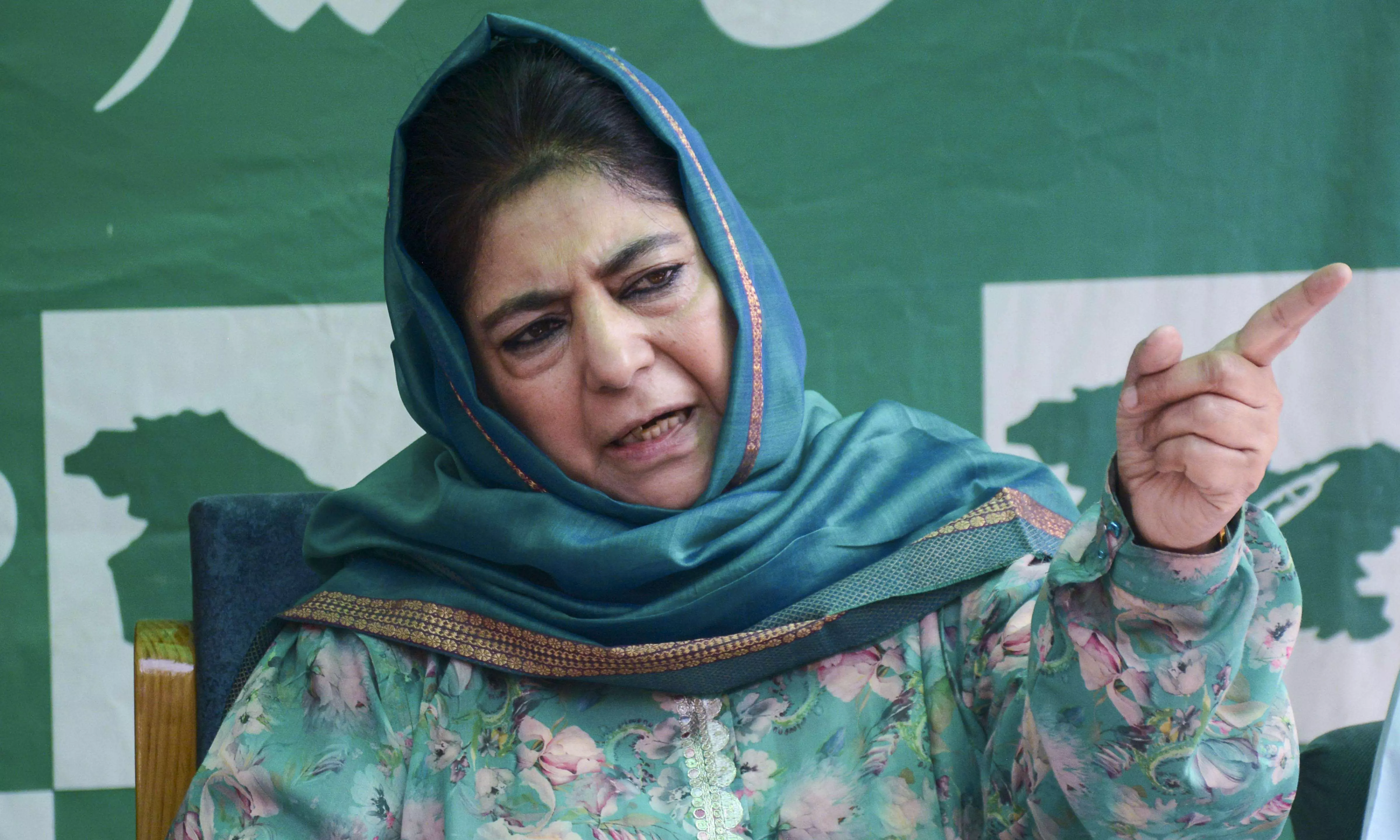 Mehbooba claims her mobile outgoing calls suspended Mehbooba claims her mobile outgoing calls suspended