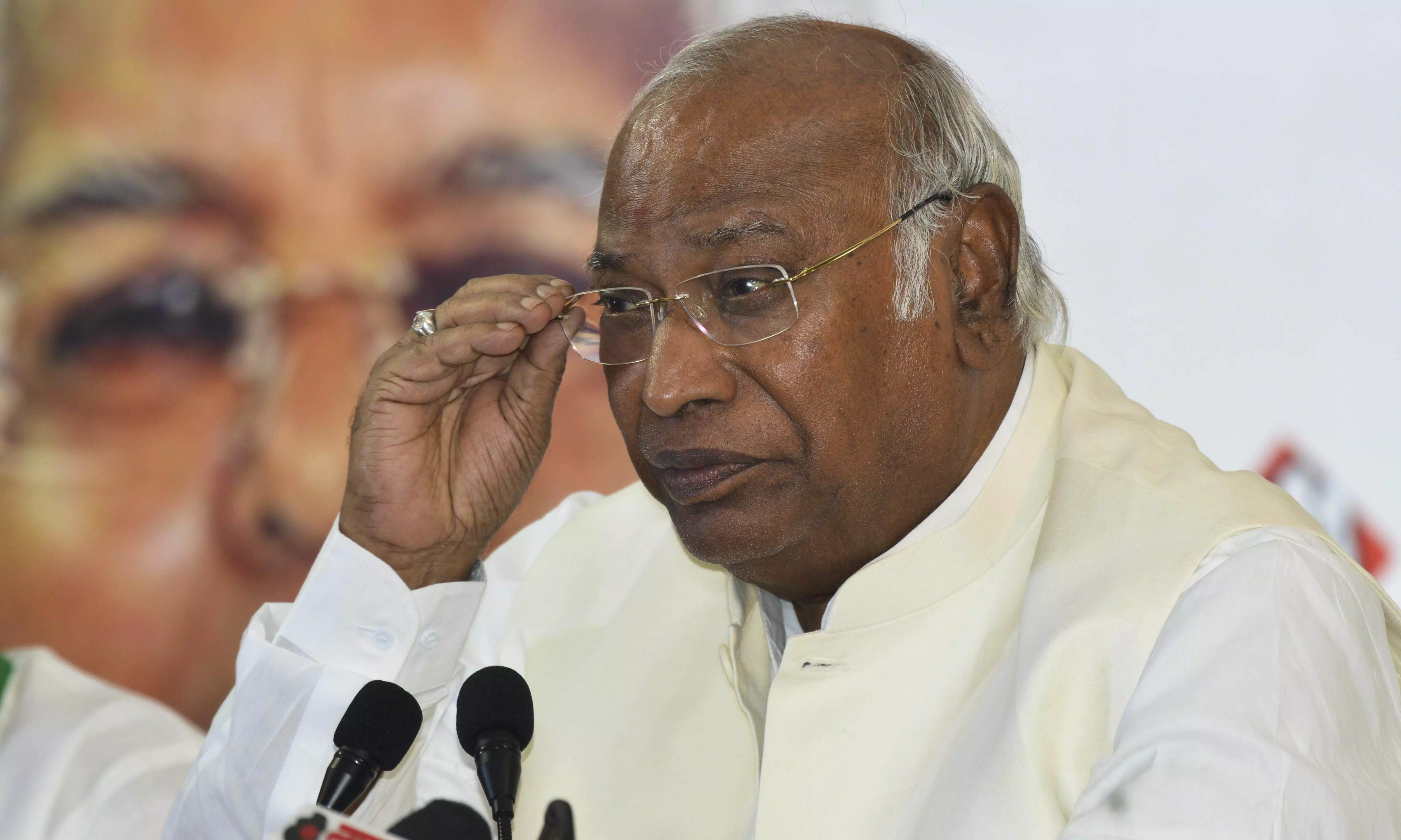Vote against politics of hatred: Kharge Vote against politics of hatred: Kharge