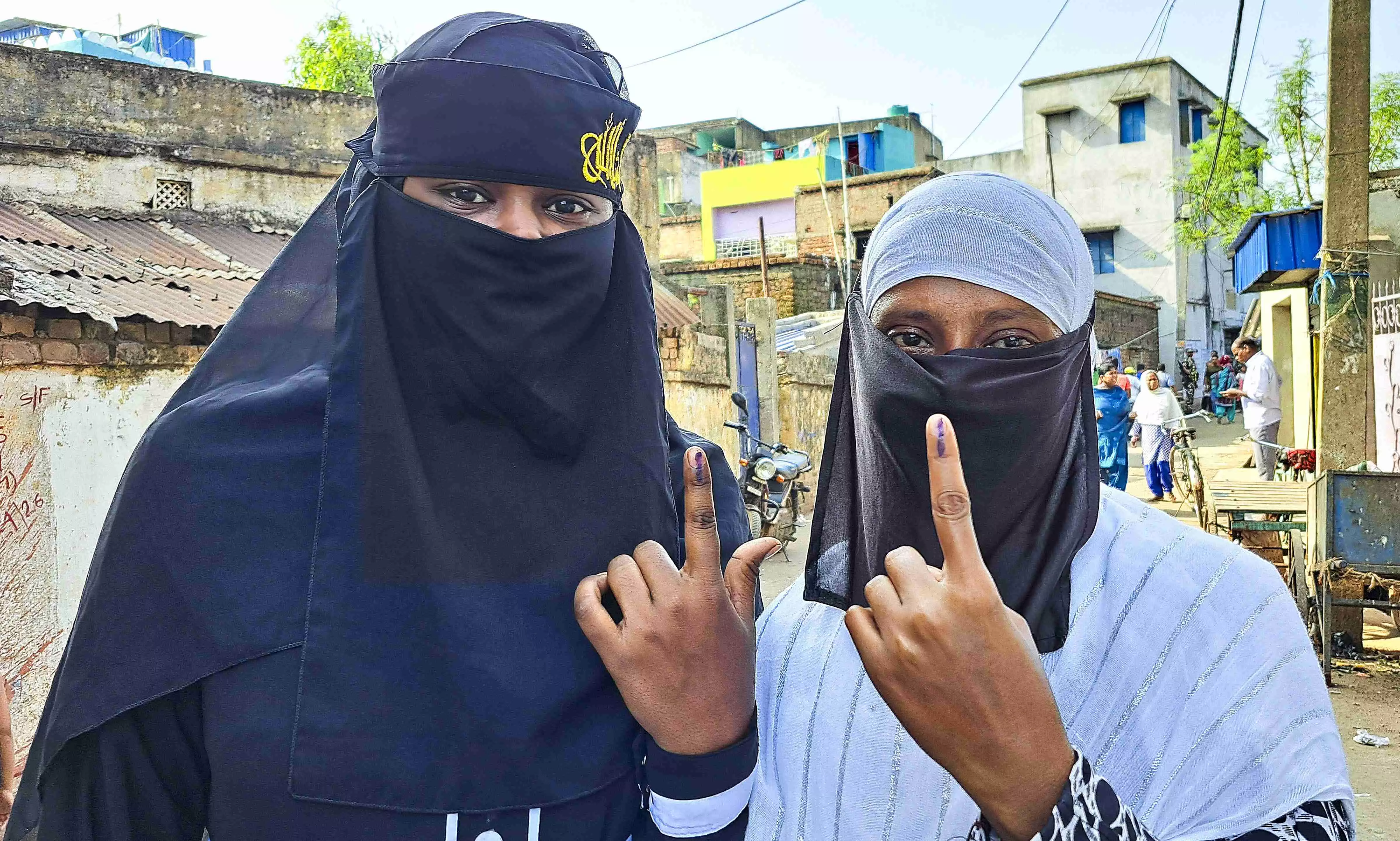 Nearly 55% voter turnout in 8 WB LS seats by 1 PM