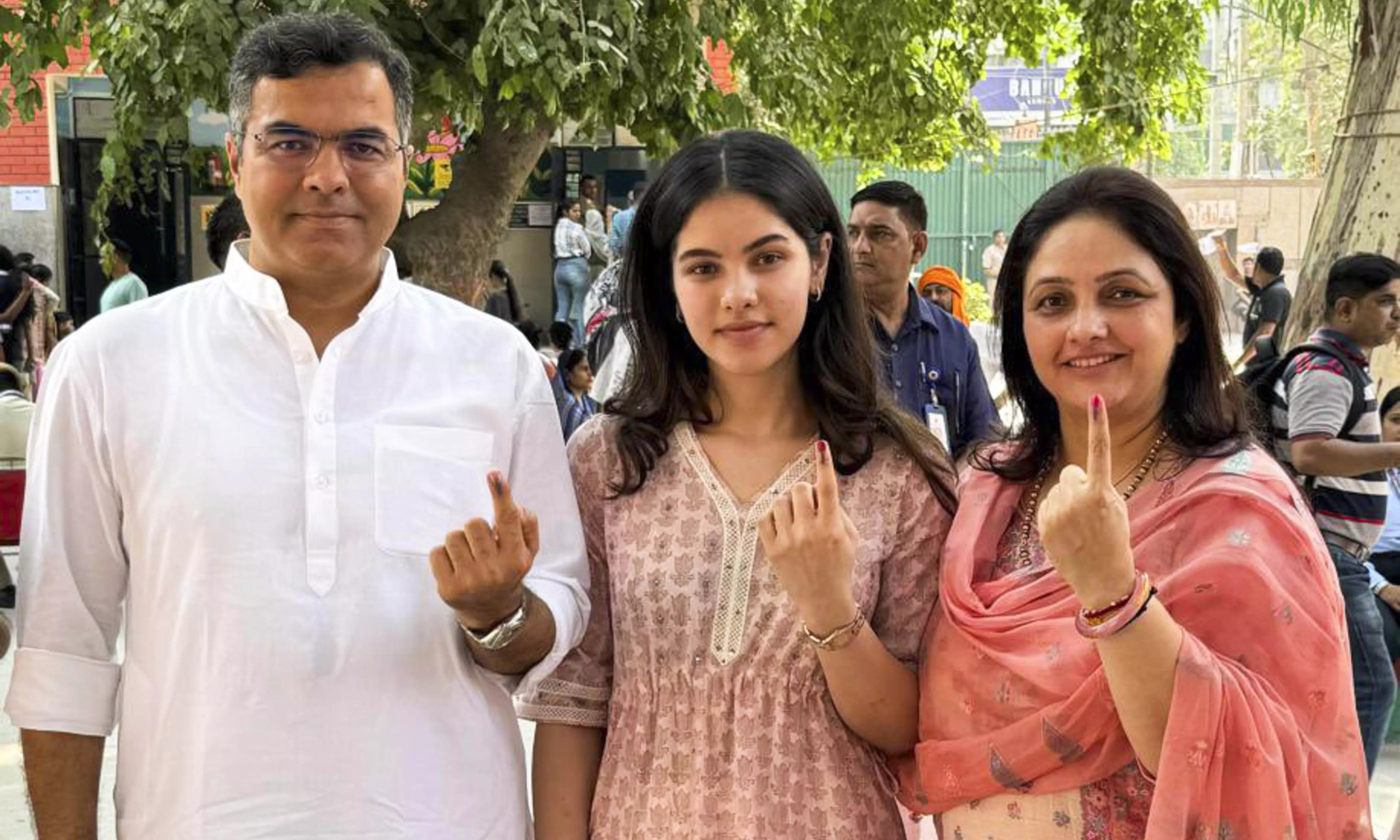 Delhi sees 34.37% turnout till 1 PM: Highest in North East Delhi seat Delhi sees 34.37% turnout till 1 PM: Highest in North East Delhi seat
