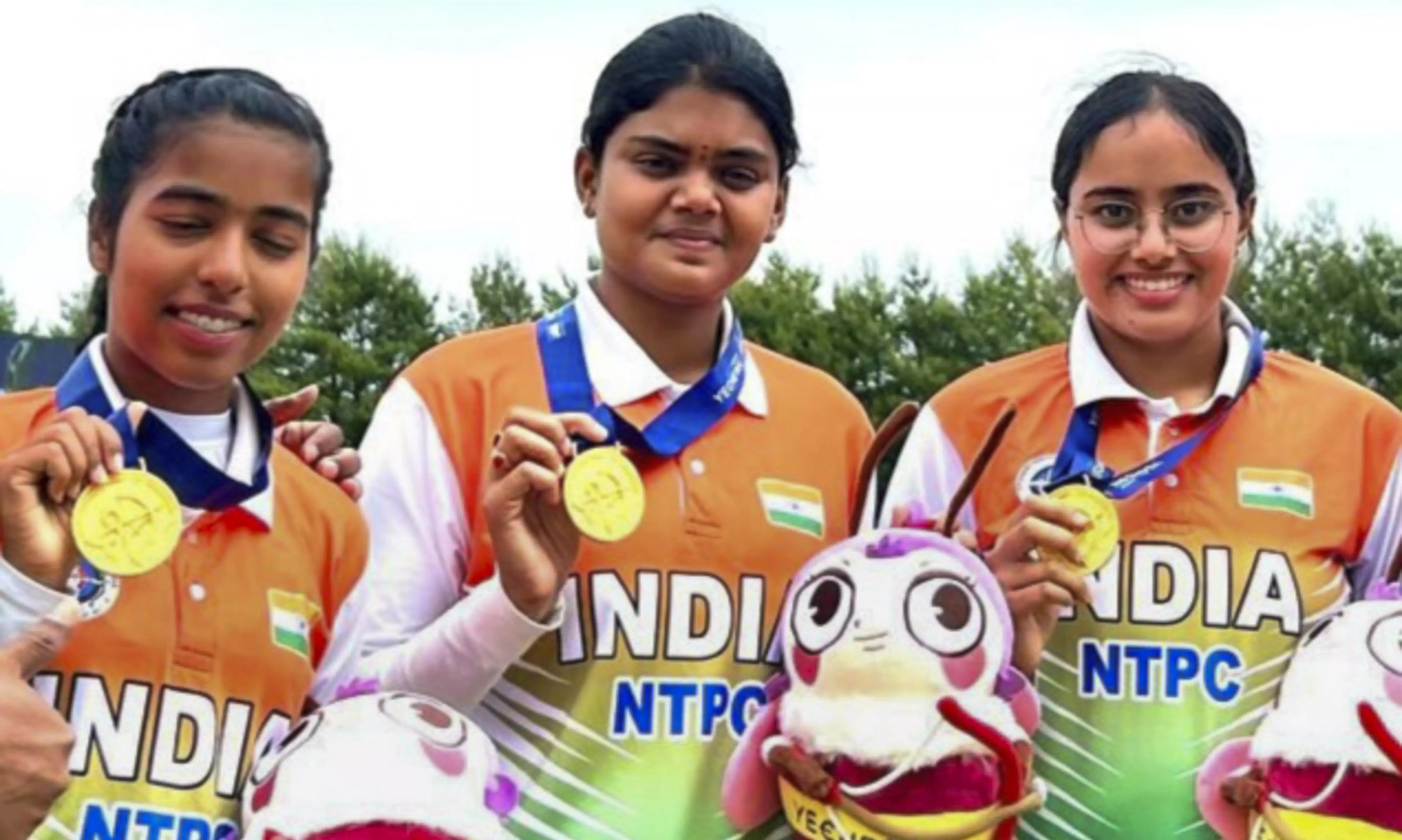 Indian womens compound archery team wins gold at world cup Indian womens compound archery team wins gold at world cup