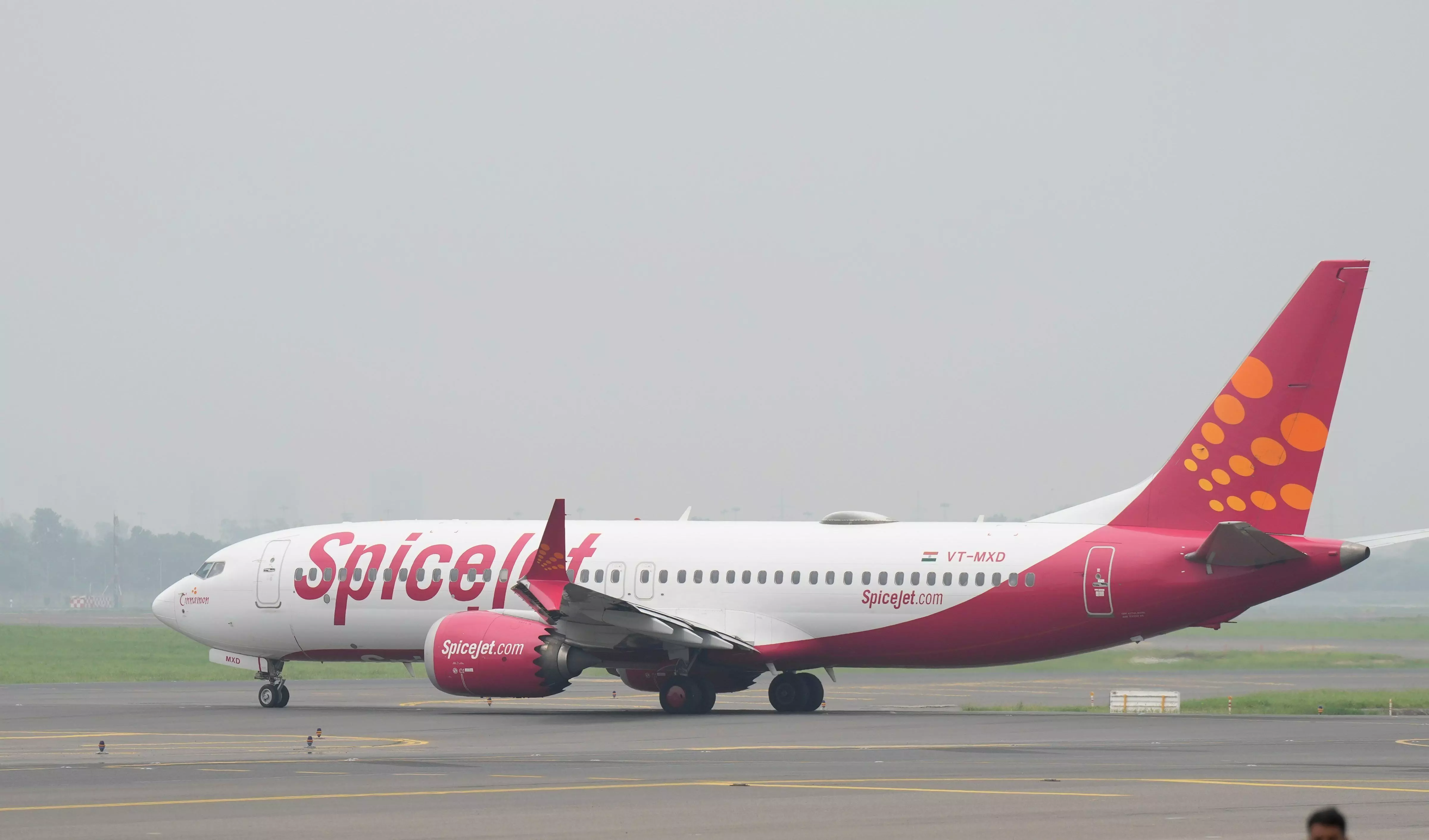 Leh-bound SpiceJet plane suffers glitch; returns to Delhi Leh-bound SpiceJet plane suffers glitch; returns to Delhi