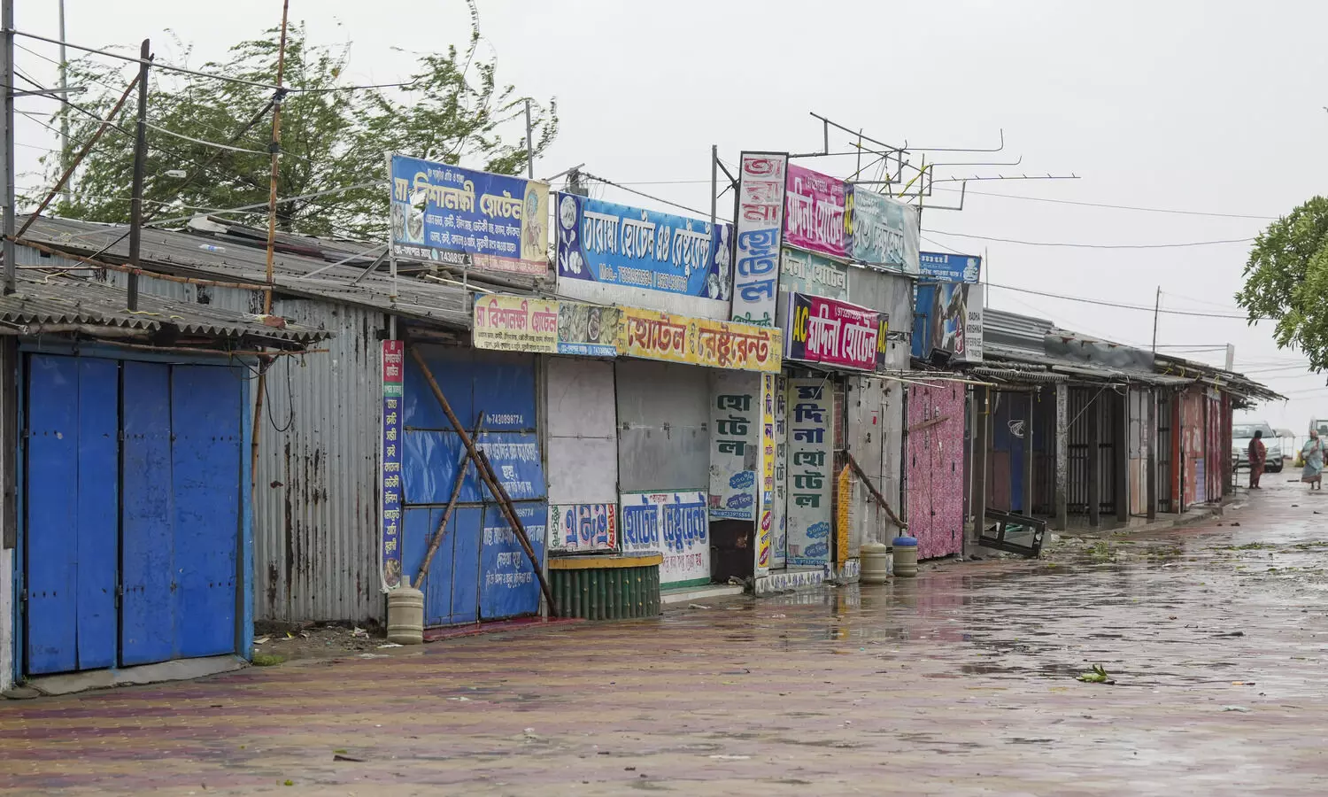 Mamata conducts aerial survey of cyclone-hit areas in South 24 Parganas