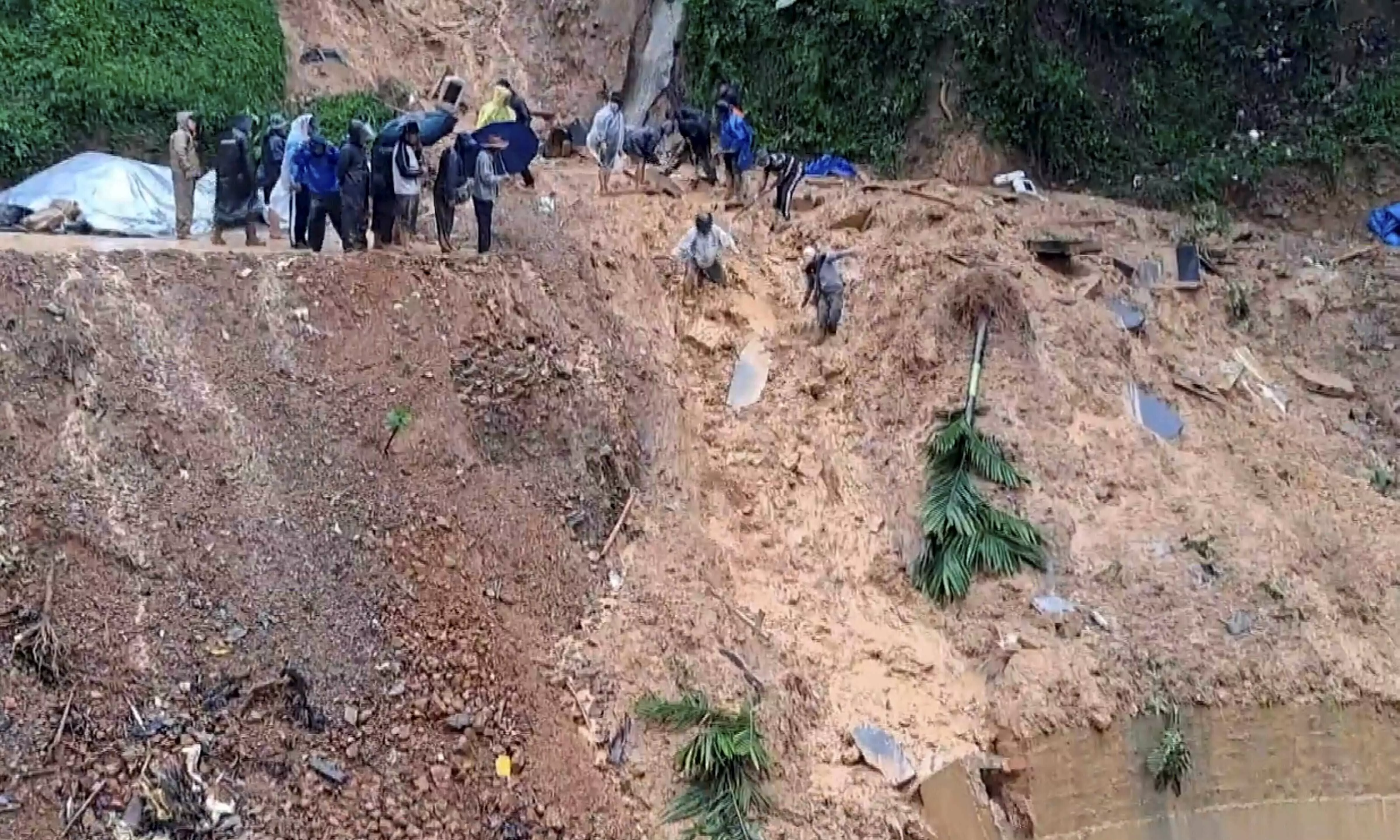 Search ongoing for missing in Aizawl landslide zones Search ongoing for missing in Aizawl landslide zones