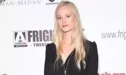Bridgerton actor Jessica Madsen says shes in love with a woman
