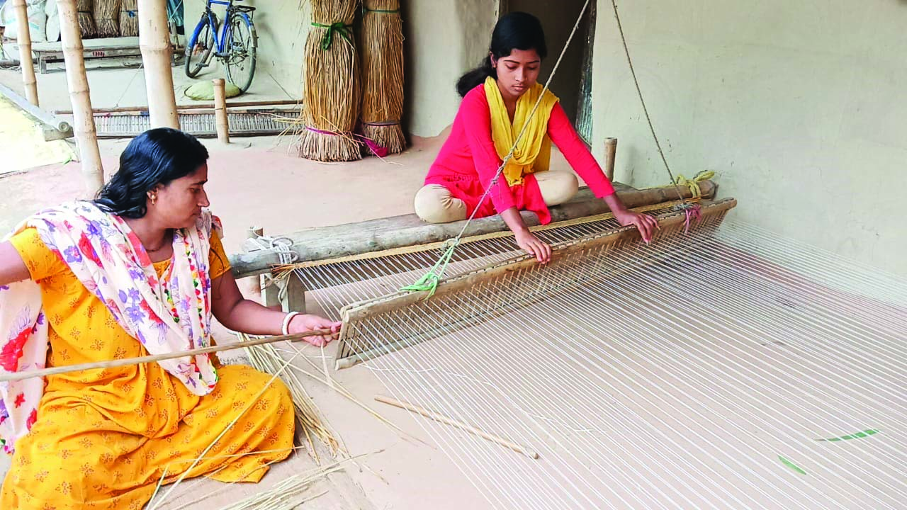 Through mat weaving, women contribute to local cottage industry