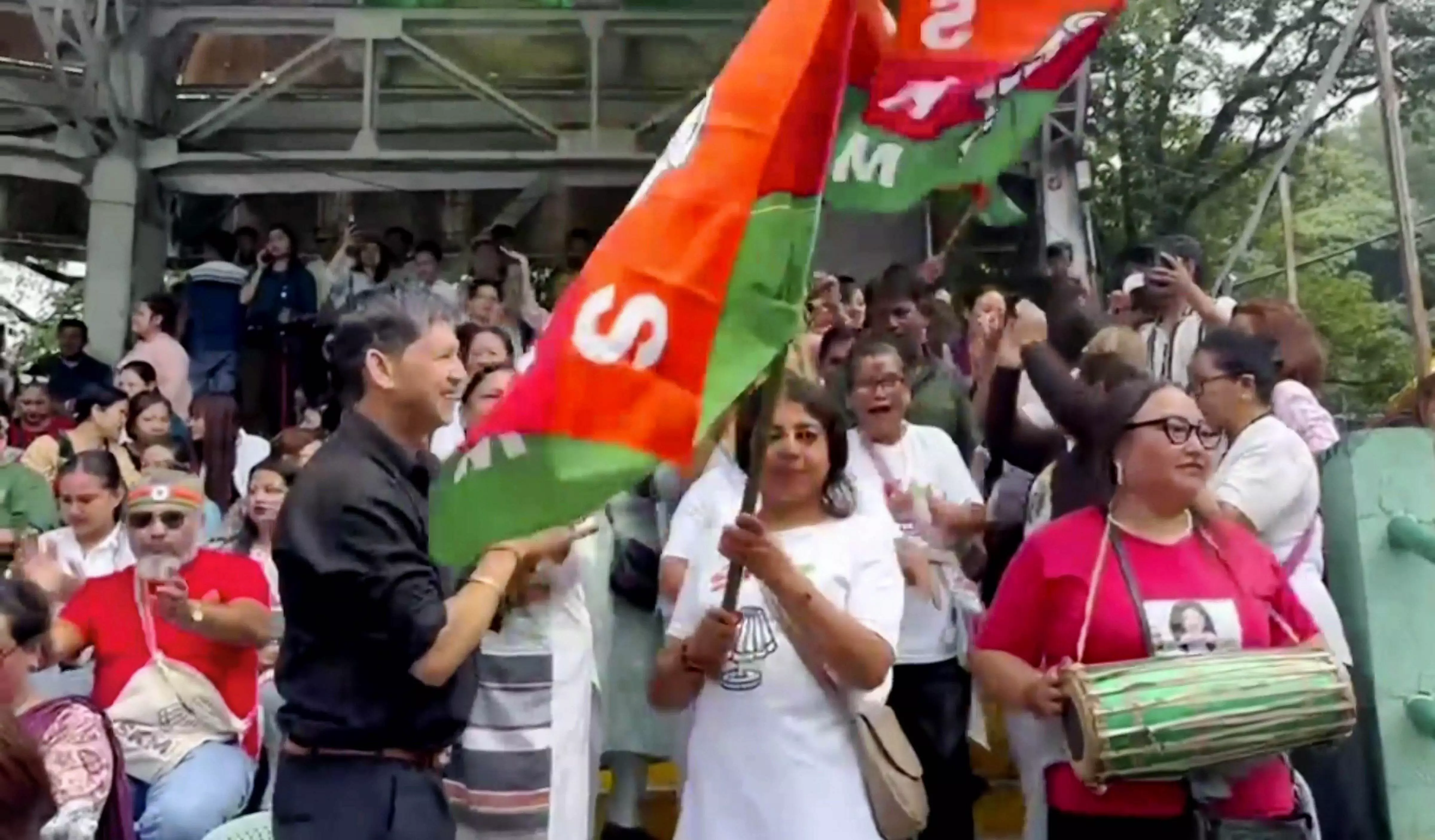 SKM retains power in Sikkim, wins 19 seats in 32-member assembly SKM retains power in Sikkim, wins 19 seats in 32-member assembly