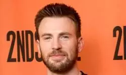 Chris Evans clarifies he didnt sign a bomb in viral photo