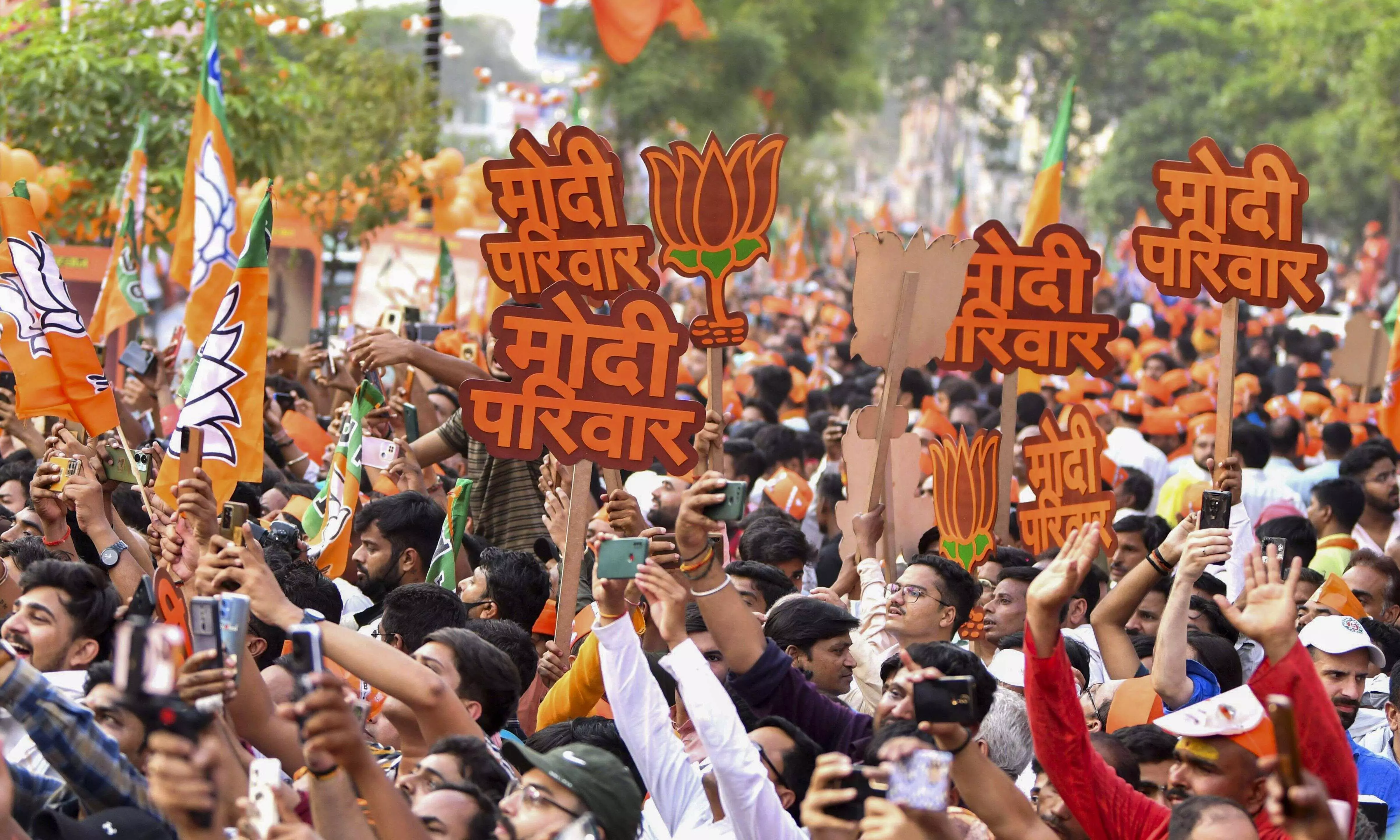 BJP leading in all seven LS seats in Delhi BJP leading in all seven LS seats in Delhi