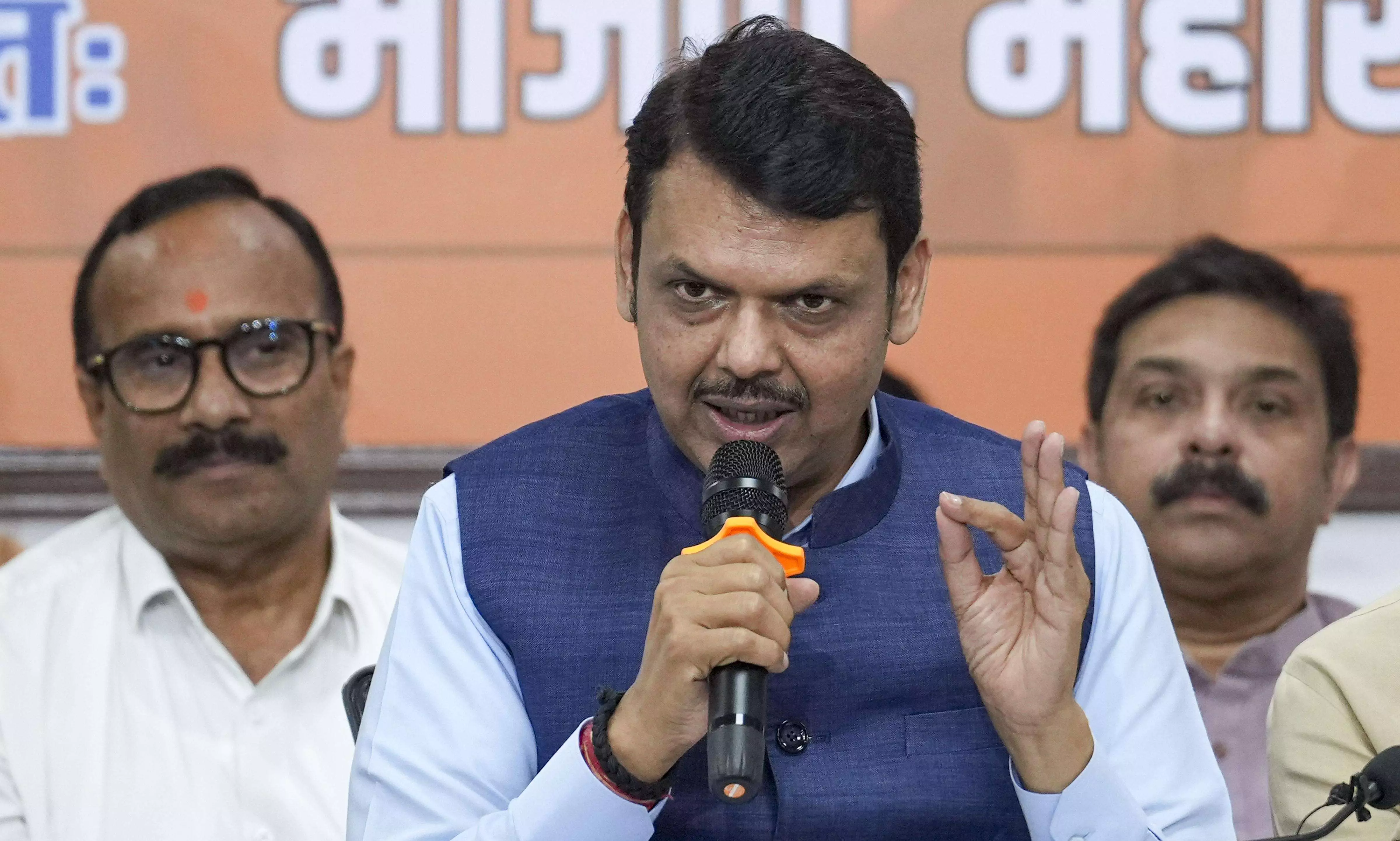 Congress calls Fadnavis resignation offer drama