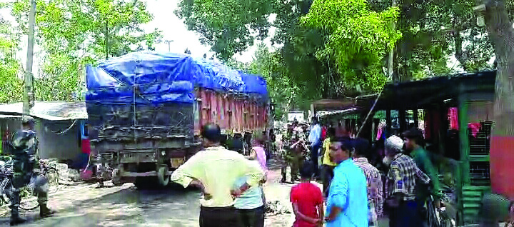 Export of green chillies begins  through Hili international border