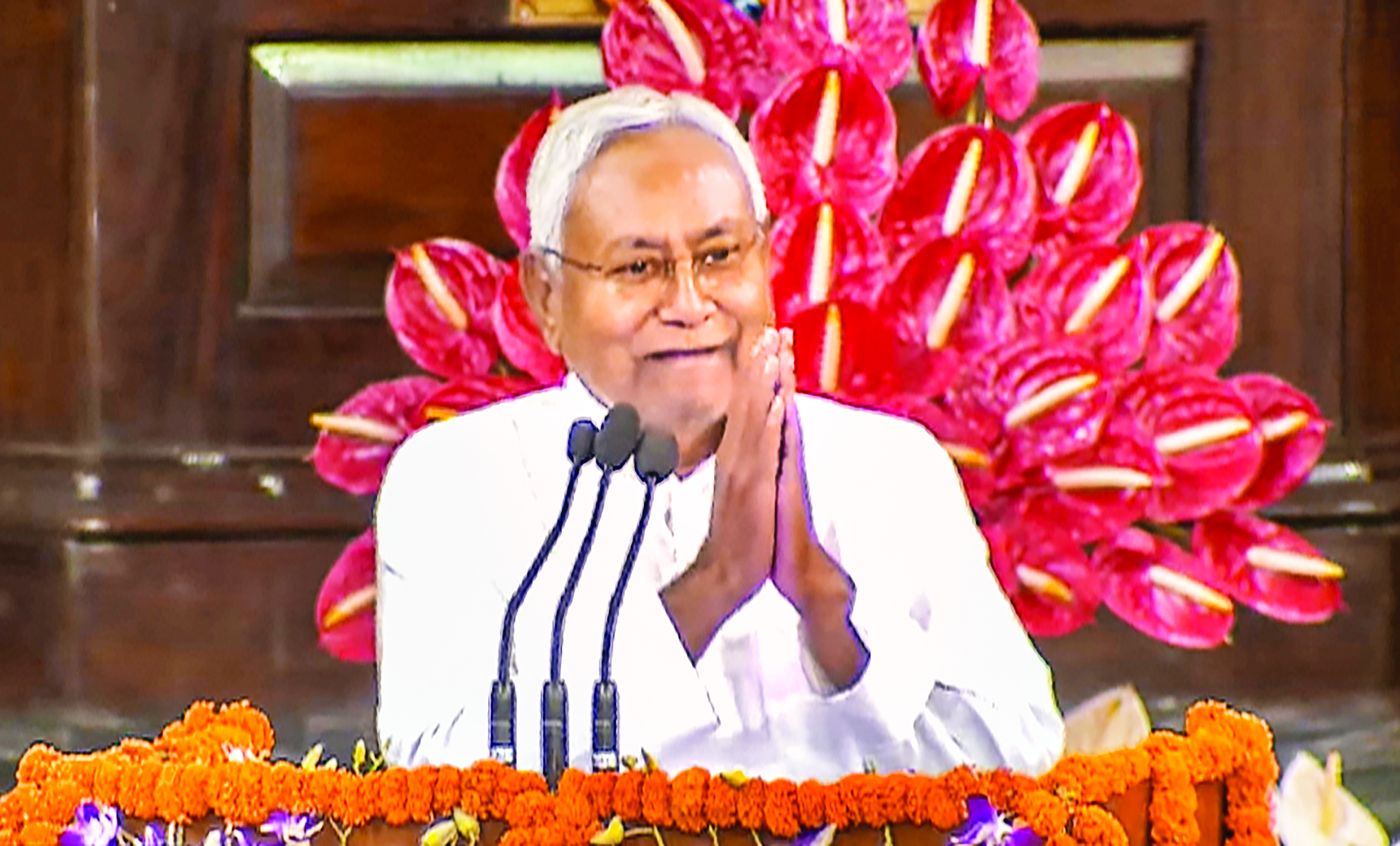 Key allies Naidu, Nitish endorse Modi for PM, Bihar CM criticises Opposition