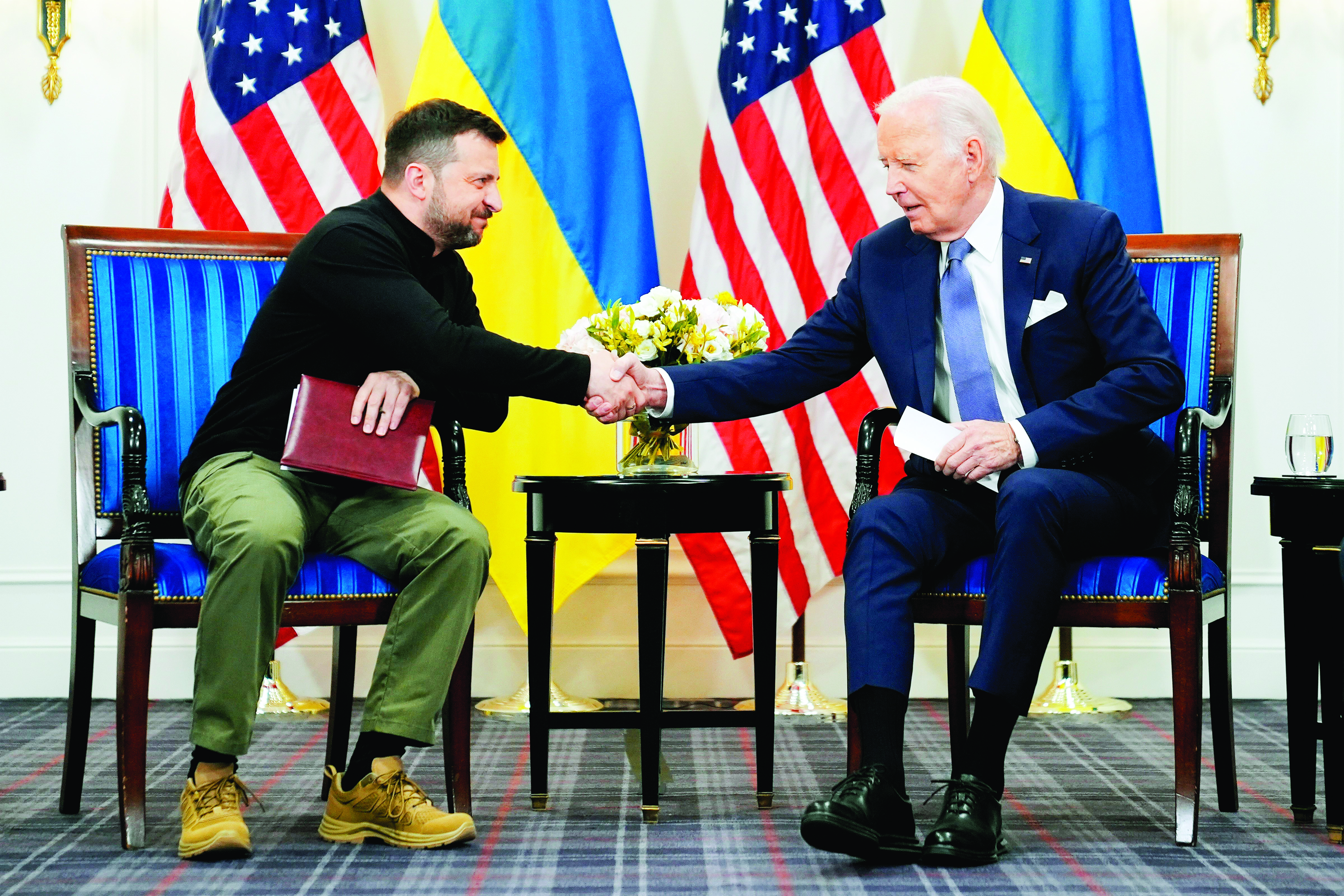 Biden apologises to Zelenskyy for delay in military assistance Biden apologises to Zelenskyy for delay in military assistance