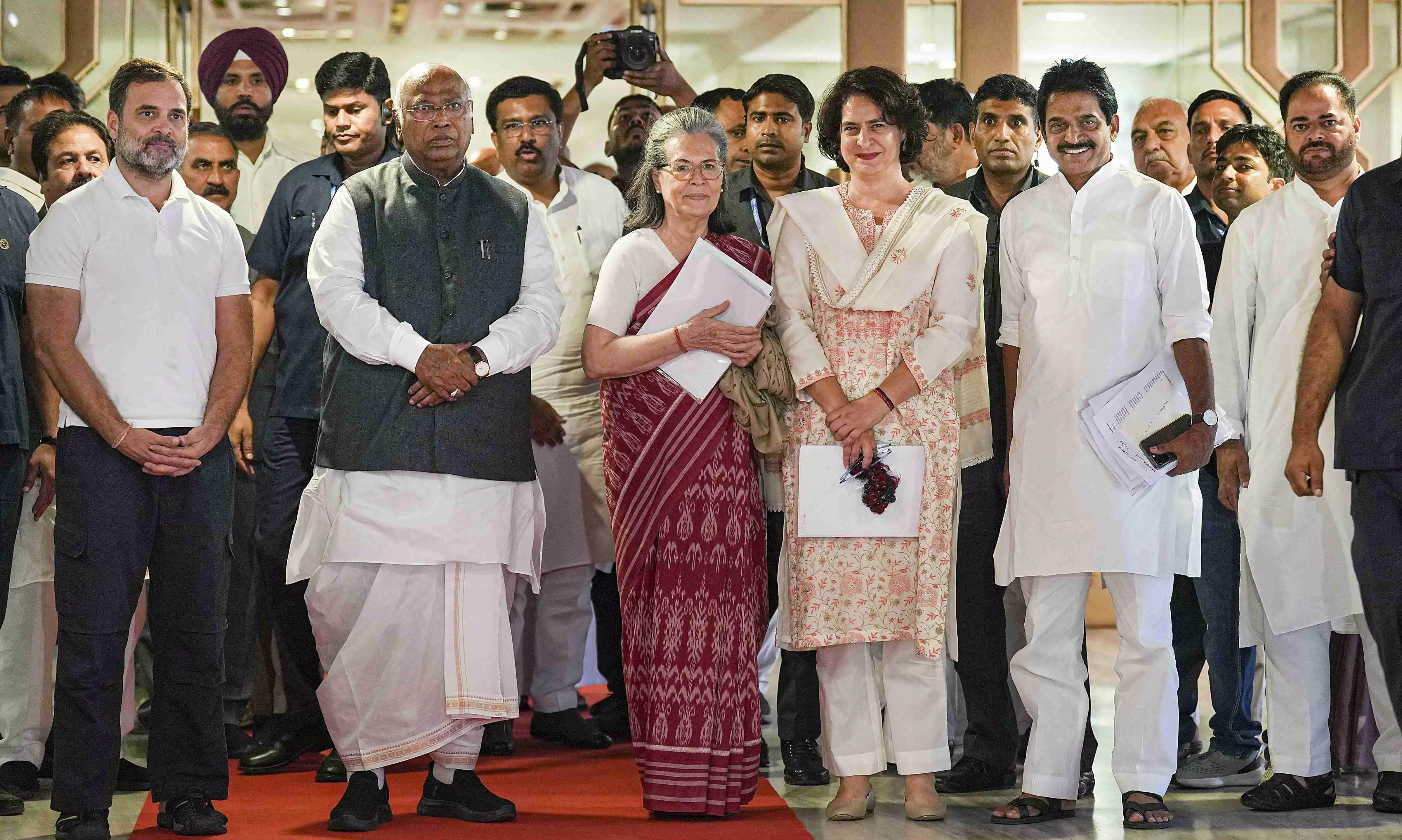 Rahul Gandhi to decide very soon on leader of opposition role: CWC Rahul Gandhi to decide very soon on leader of opposition role: CWC