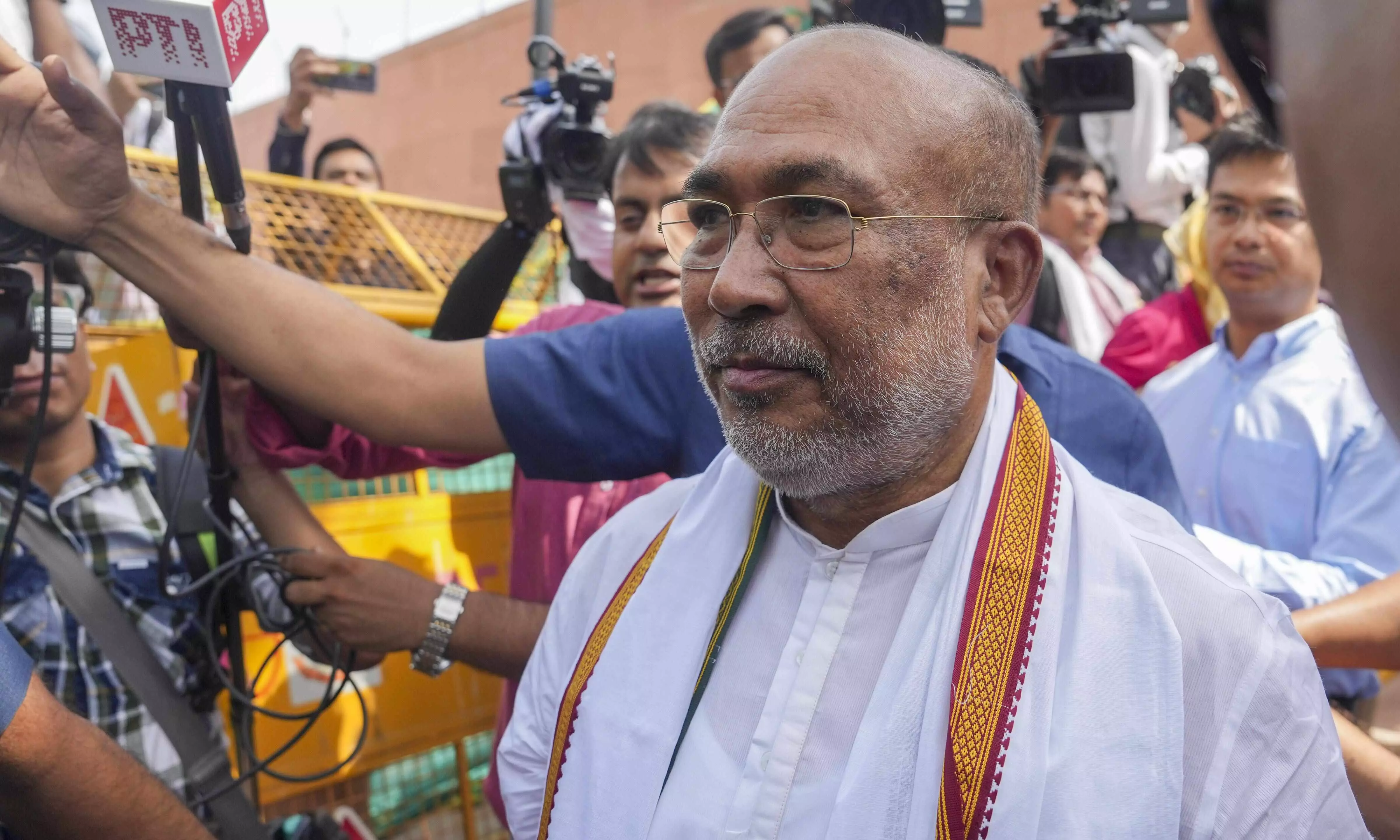 Suspected militants ambush Manipur CMs advance security convoy Suspected militants ambush Manipur CMs advance security convoy