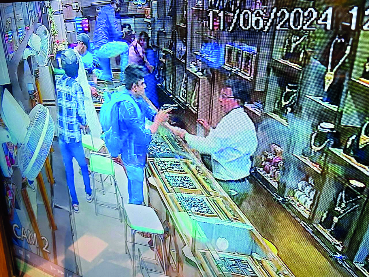 Armed robbers strike Domjur shop in broad daylight Armed robbers strike Domjur shop in broad daylight