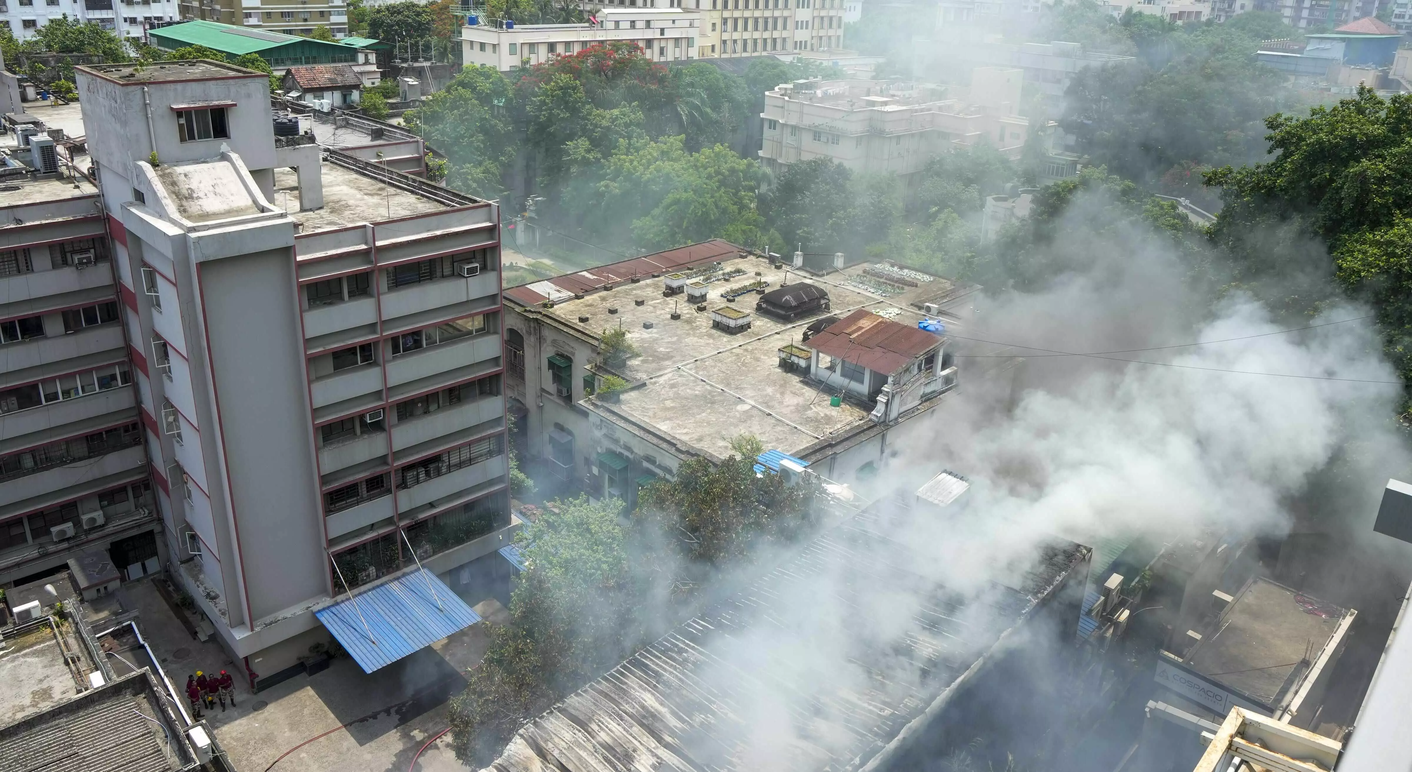 Fire at Park Street restaurant in Kolkata, no one injured Fire at Park Street restaurant in Kolkata, no one injured