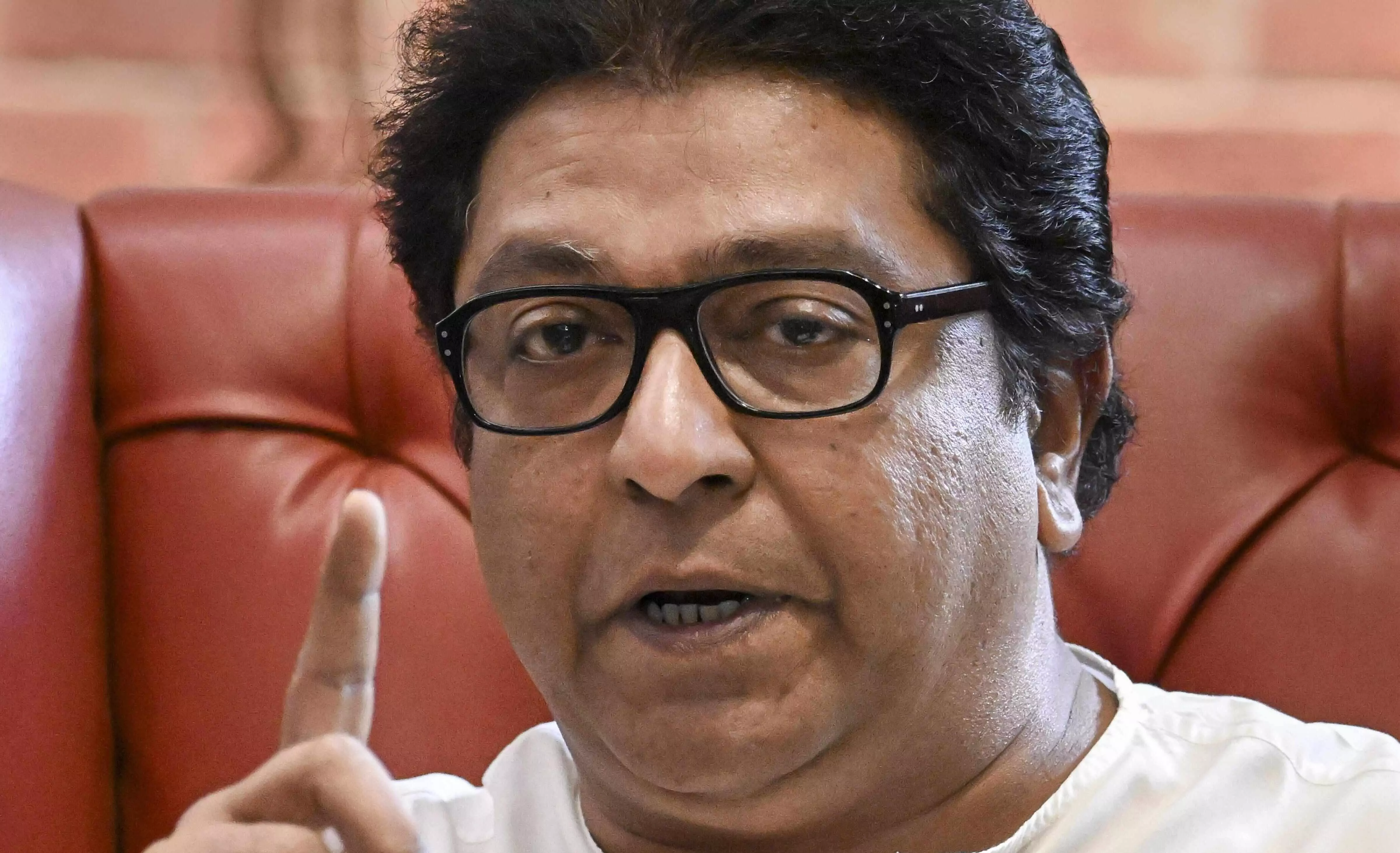 MNS leader targets BJP over invite to Raj Thackeray for swearing-in ceremony MNS leader targets BJP over invite to Raj Thackeray for swearing-in ceremony