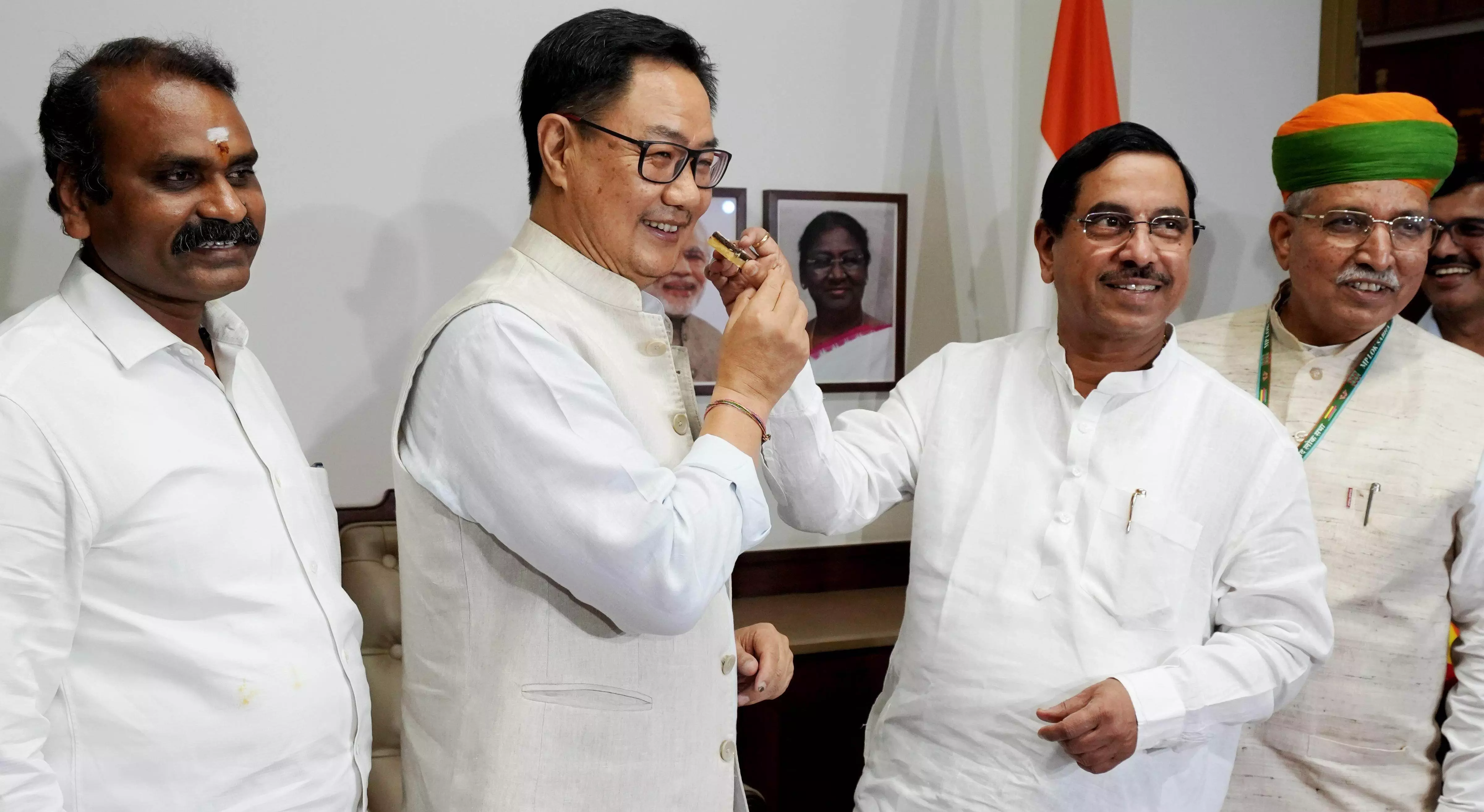 Rijiju urges parties to unite as team India, calls for constructive debate
