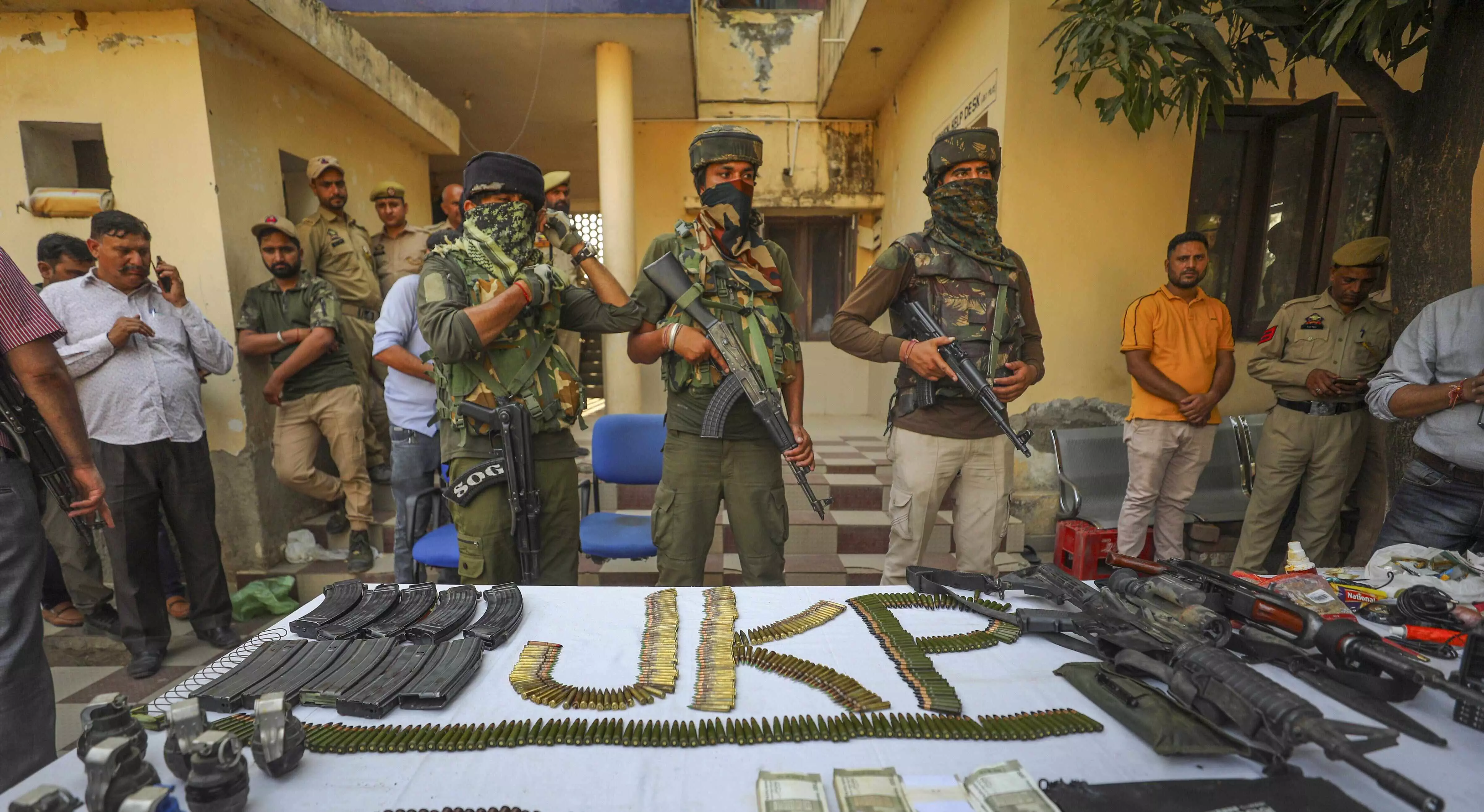 Massive search operations continue in J-K to hunt down terrorists